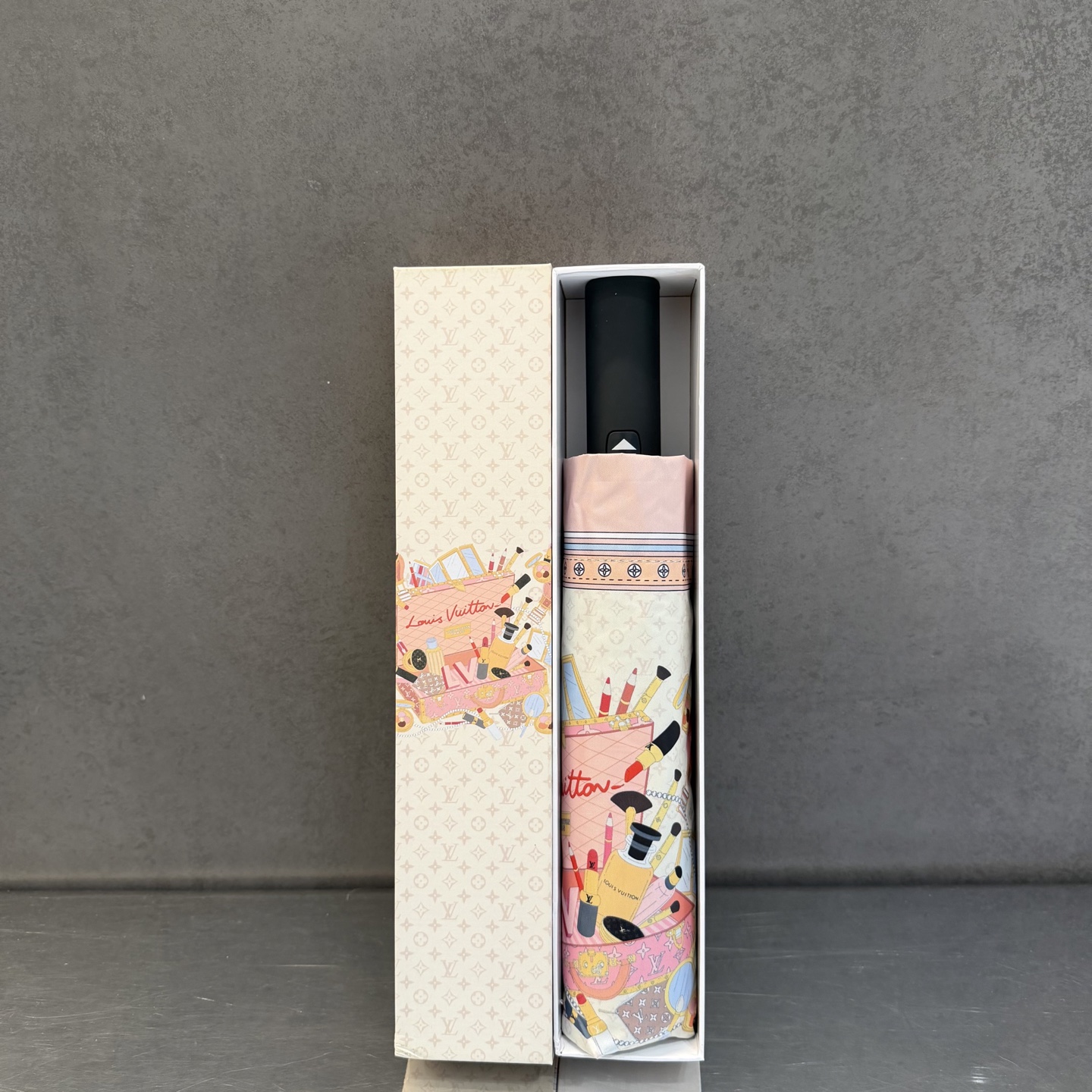 LV 路易威登三折防晒睛雨伞。。 夏季新款 全自动折叠晴雨伞 内里黑色涂层防晒有效阻隔紫外线99%，UP