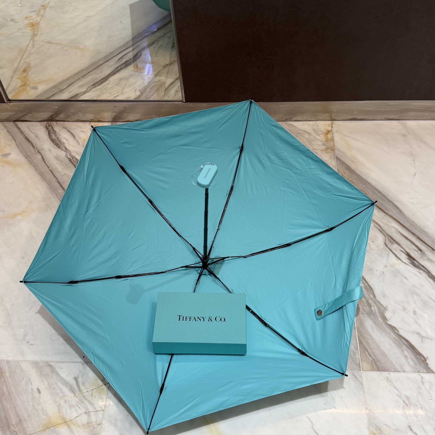 Tiffany蒂芙尼 。。 夏季新款 五折晴雨伞 配送链包配套礼盒 链包可放手机 ，时尚博主人手一套，造