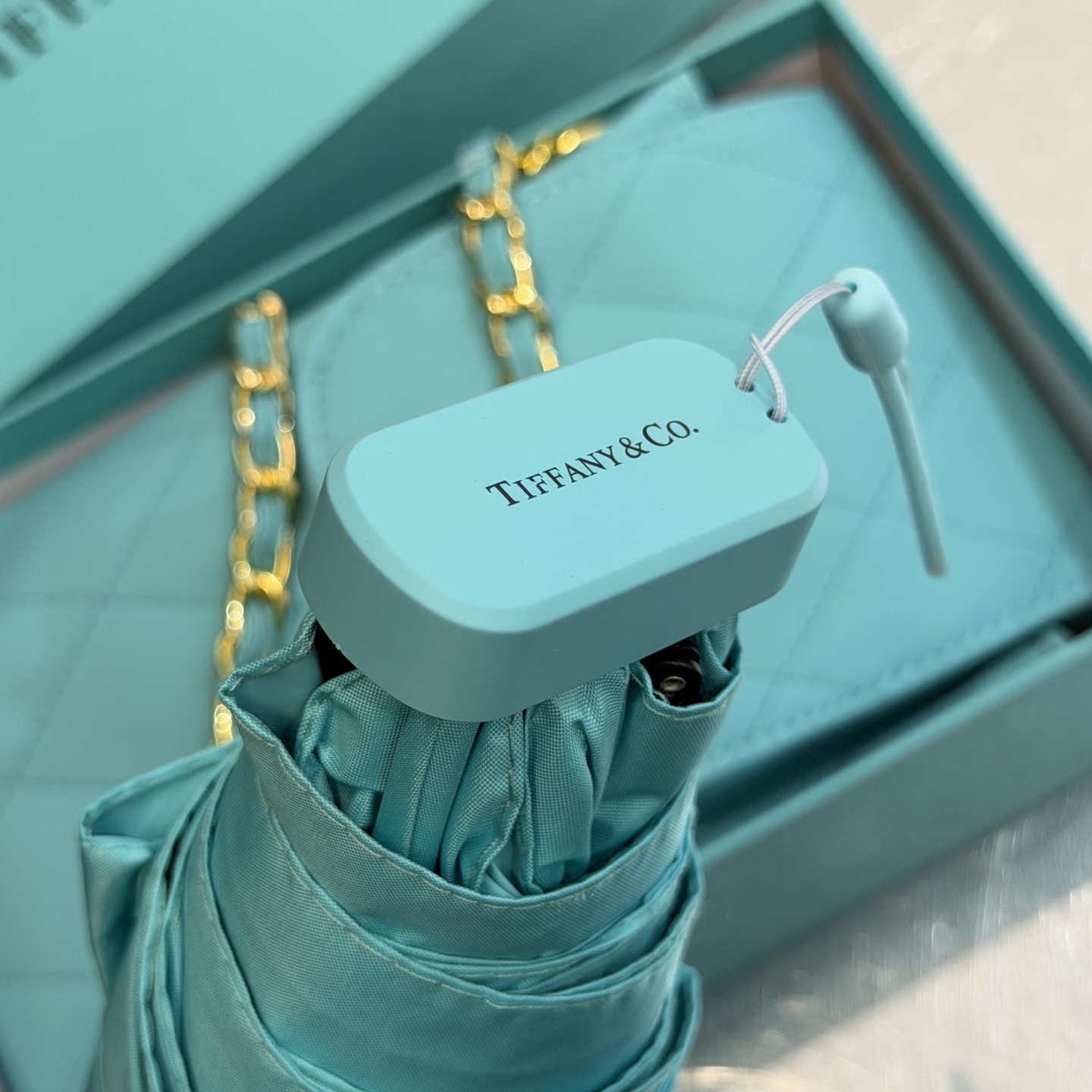 Tiffany蒂芙尼 。。 夏季新款 五折晴雨伞 配送链包配套礼盒 链包可放手机 ，时尚博主人手一套，造