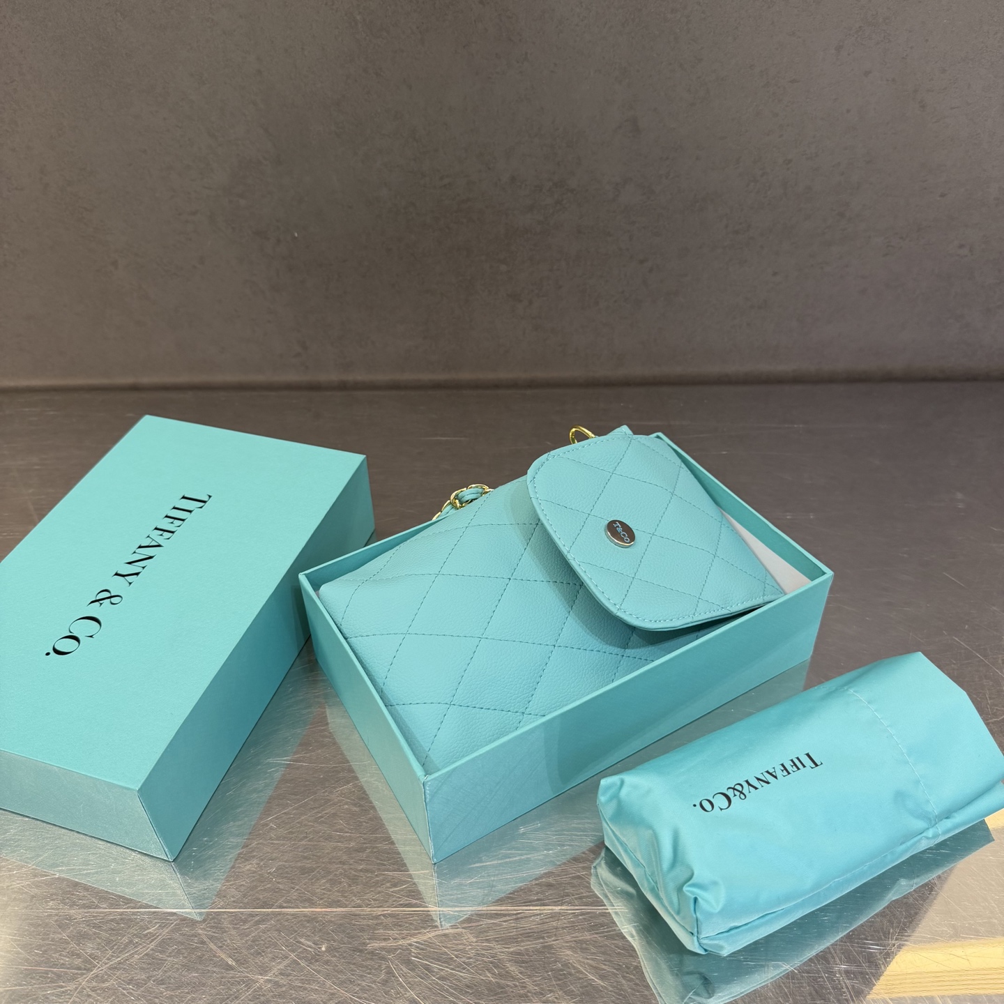 Tiffany蒂芙尼 。。 夏季新款 五折晴雨伞 配送链包配套礼盒 链包可放手机 ，时尚博主人手一套，造