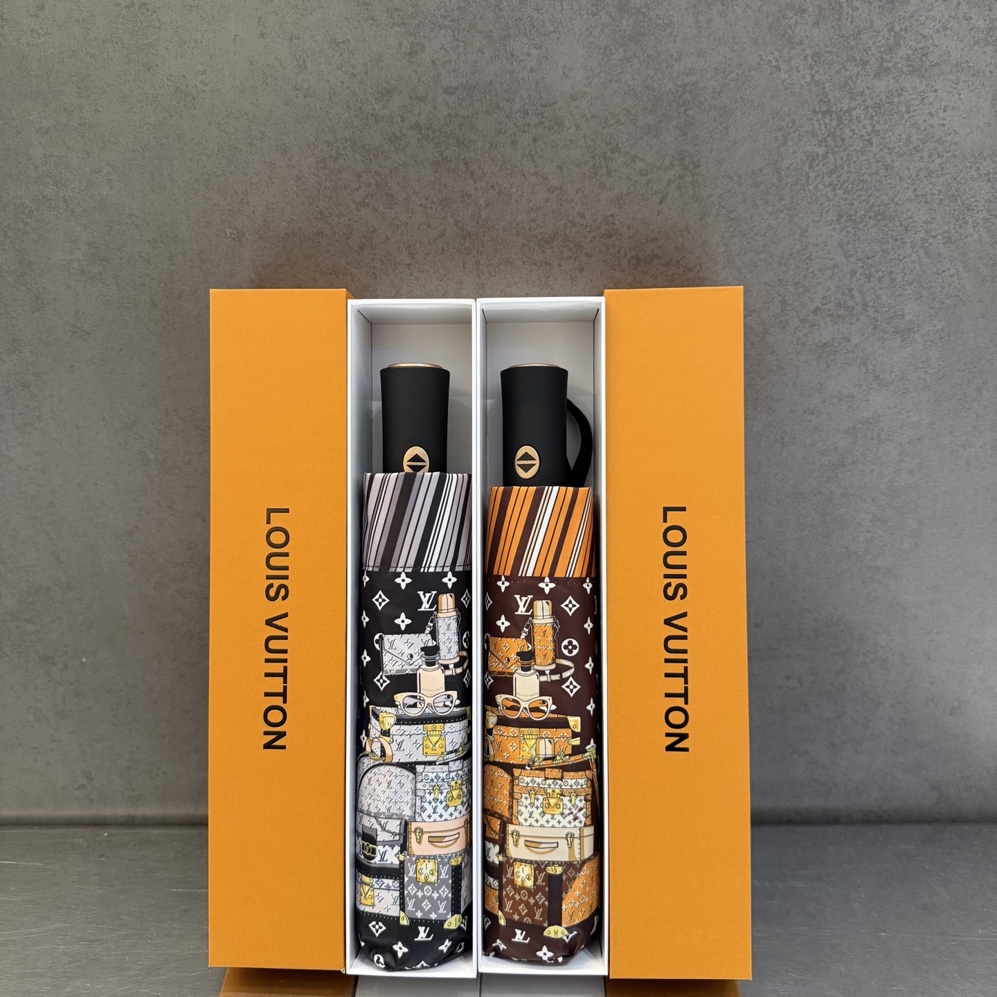 LV 路易威登三折防晒睛雨伞。。 夏季新款 全自动折叠晴雨伞 内里黑色涂层防晒有效阻隔紫外线99%，UP