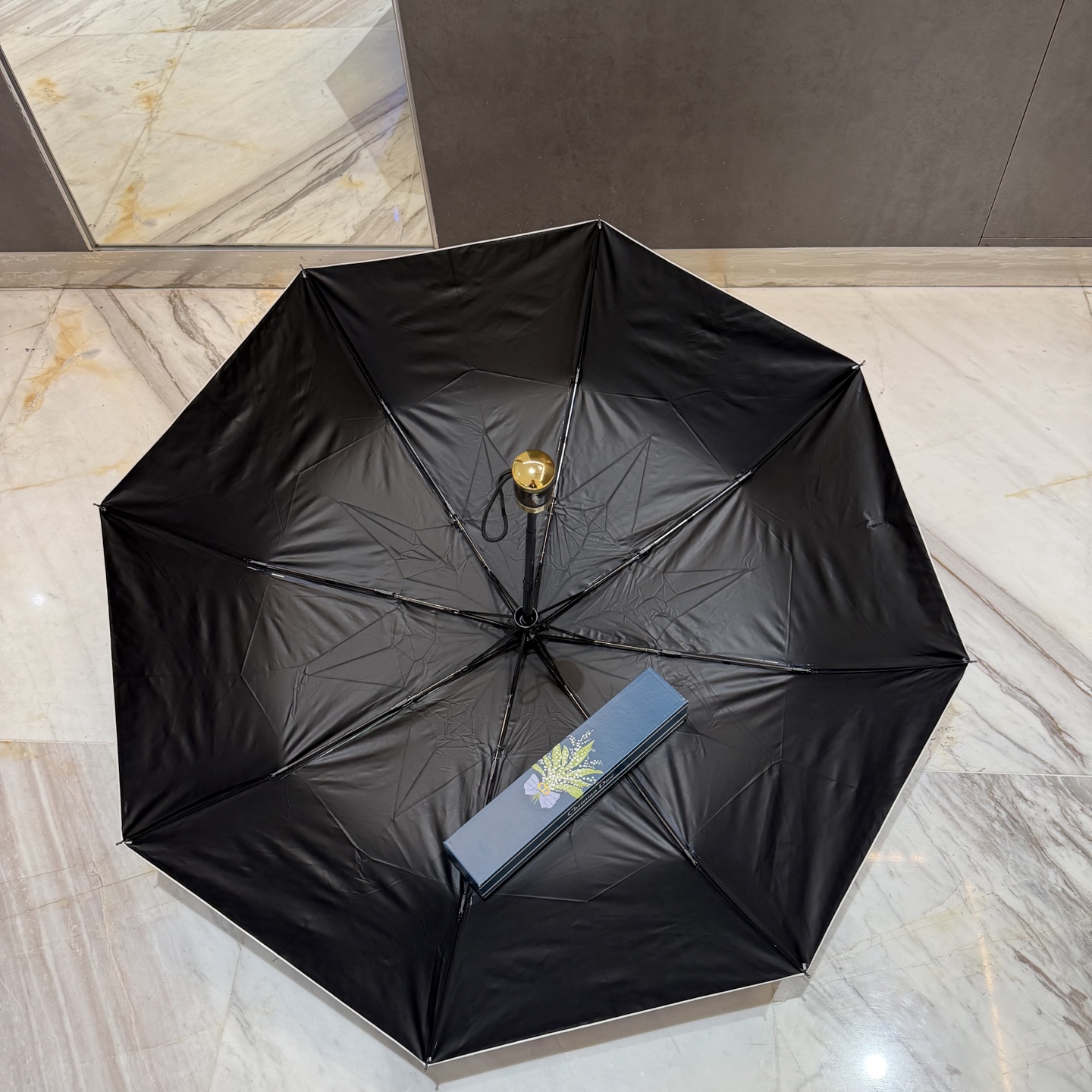 迪奥Dior 三折防晒睛雨伞。。夏季新款 全自动折叠晴雨伞 内里黑色涂层防晒有效阻隔紫外线99%，UPF