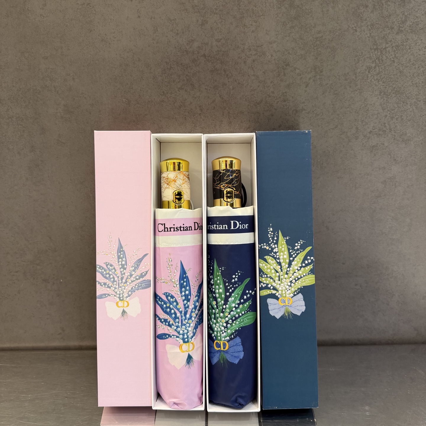 迪奥Dior 三折防晒睛雨伞。。夏季新款 全自动折叠晴雨伞 内里黑色涂层防晒有效阻隔紫外线99%，UPF