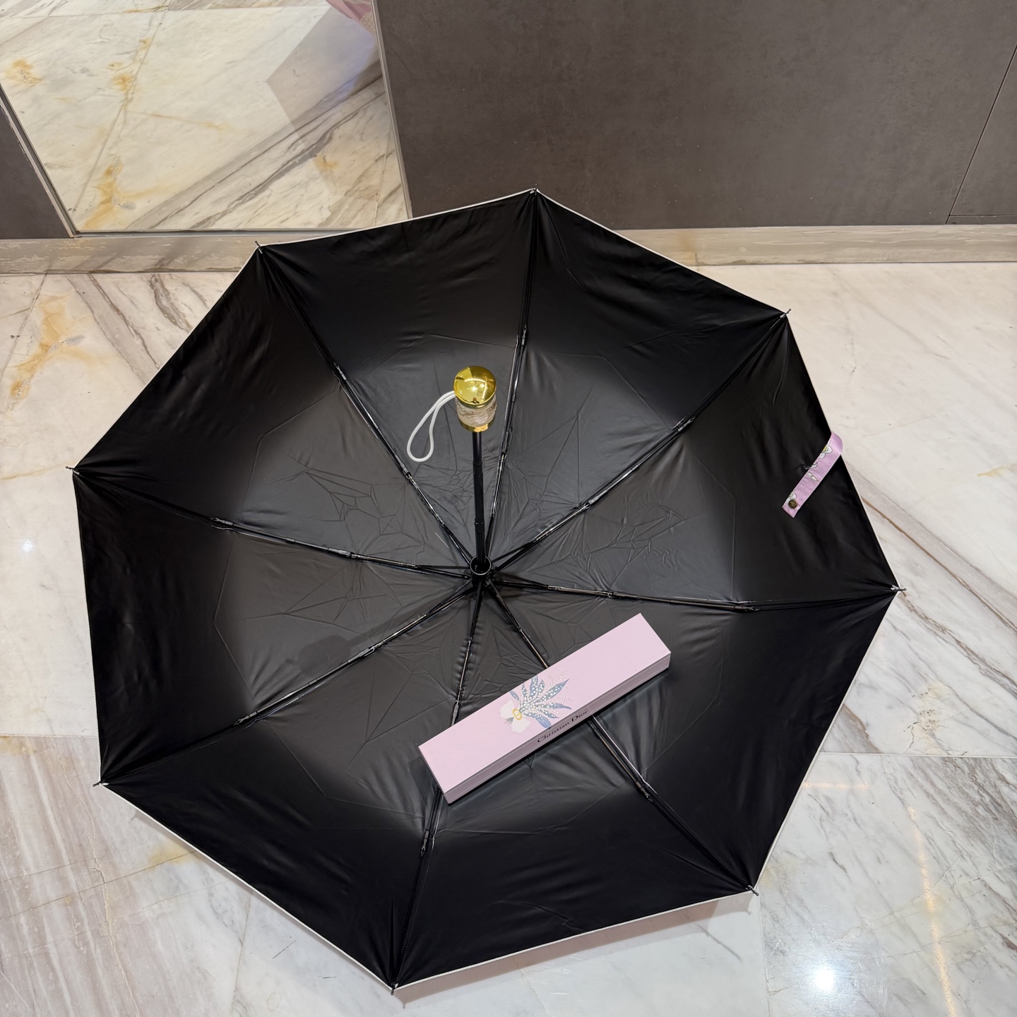 迪奥Dior 三折防晒睛雨伞。。夏季新款 全自动折叠晴雨伞 内里黑色涂层防晒有效阻隔紫外线99%，UPF