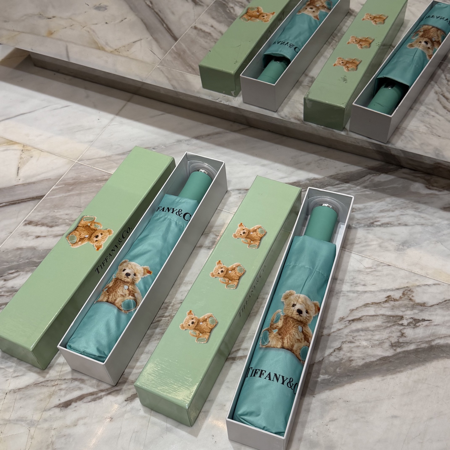 Tiffany蒂芙尼 防晒睛雨伞。。 夏季新款 全自动折叠晴雨伞 内里黑色涂层防晒有效阻隔紫外线99%，