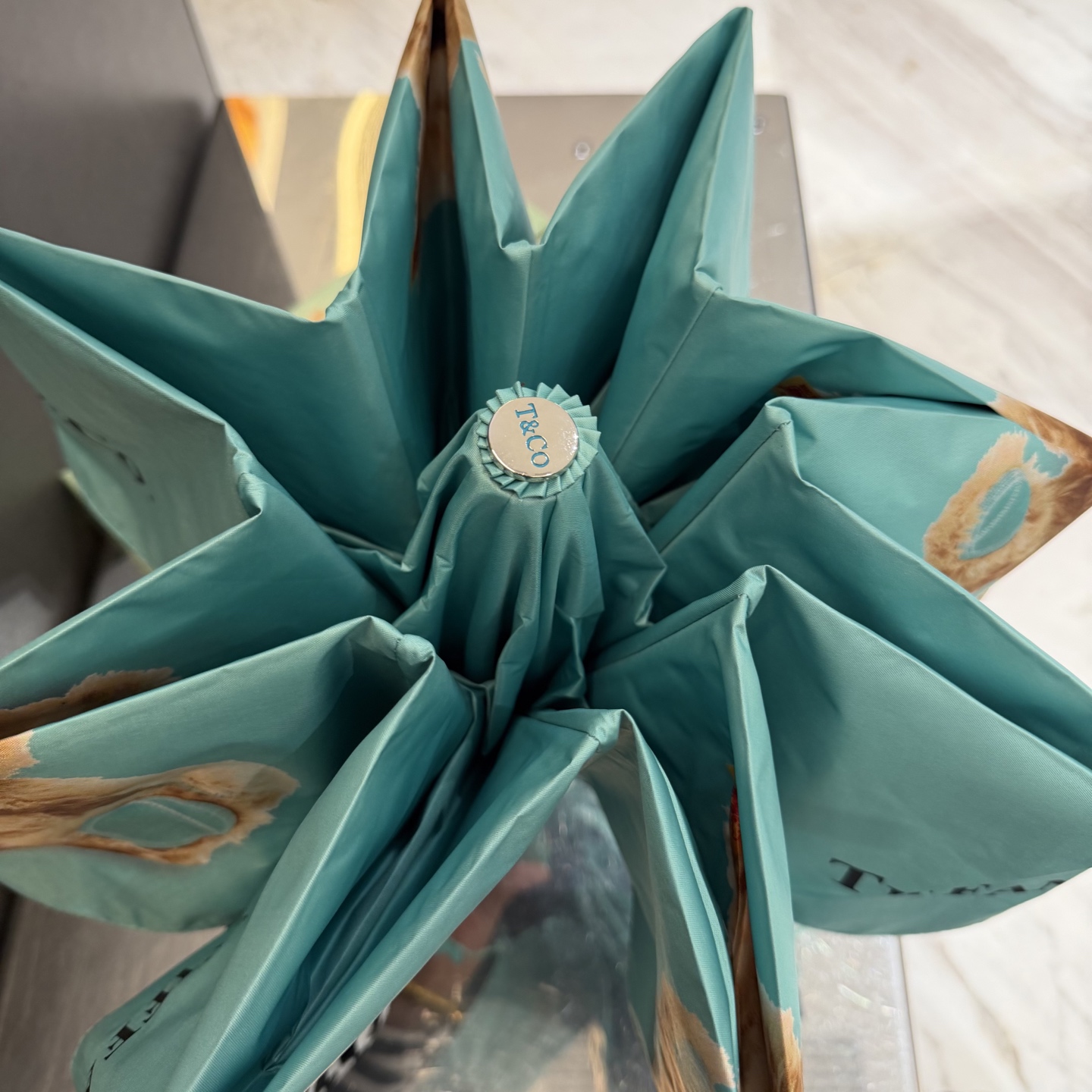 Tiffany蒂芙尼 防晒睛雨伞。。 夏季新款 全自动折叠晴雨伞 内里黑色涂层防晒有效阻隔紫外线99%，