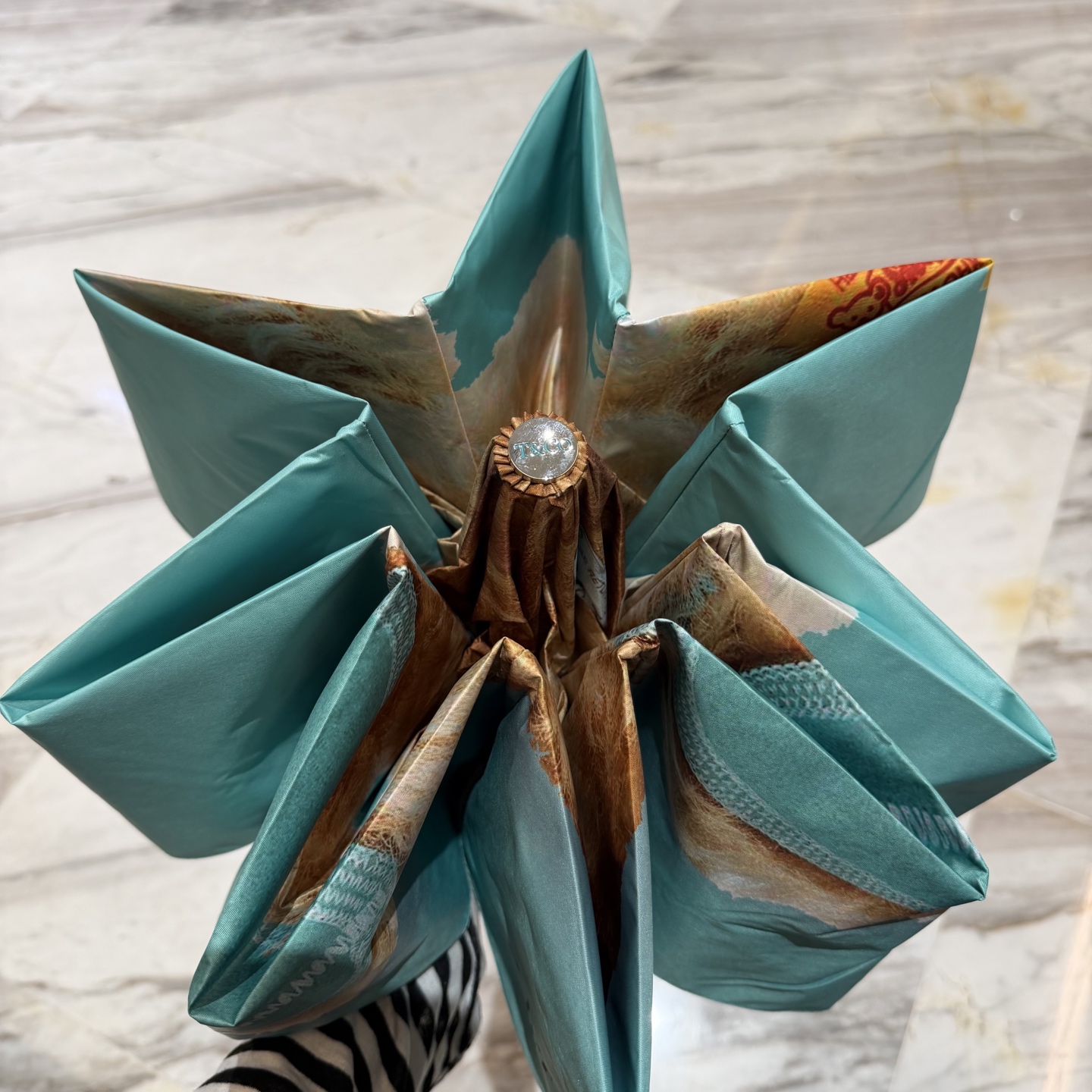 Tiffany蒂芙尼 防晒睛雨伞。。 夏季新款 全自动折叠晴雨伞 内里黑色涂层防晒有效阻隔紫外线99%，