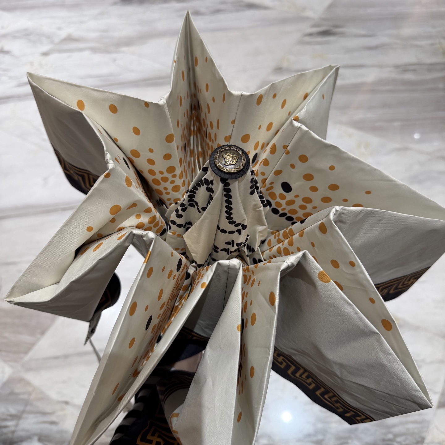 🌈🌈️范思哲（VERSACE）三折防晒睛雨伞。。 夏季新款 全自动折叠晴雨伞 内里黑色涂层防晒有效阻隔紫