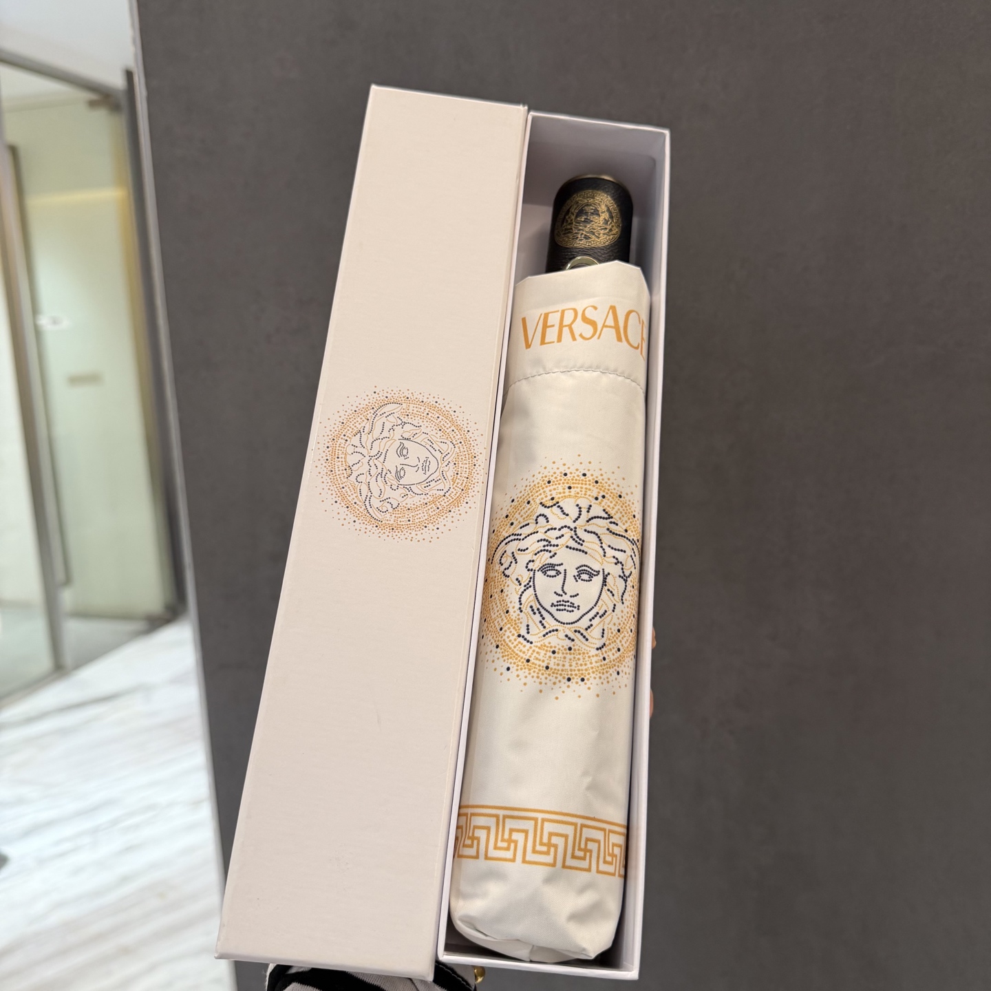 🌈🌈️范思哲（VERSACE）三折防晒睛雨伞。。 夏季新款 全自动折叠晴雨伞 内里黑色涂层防晒有效阻隔紫