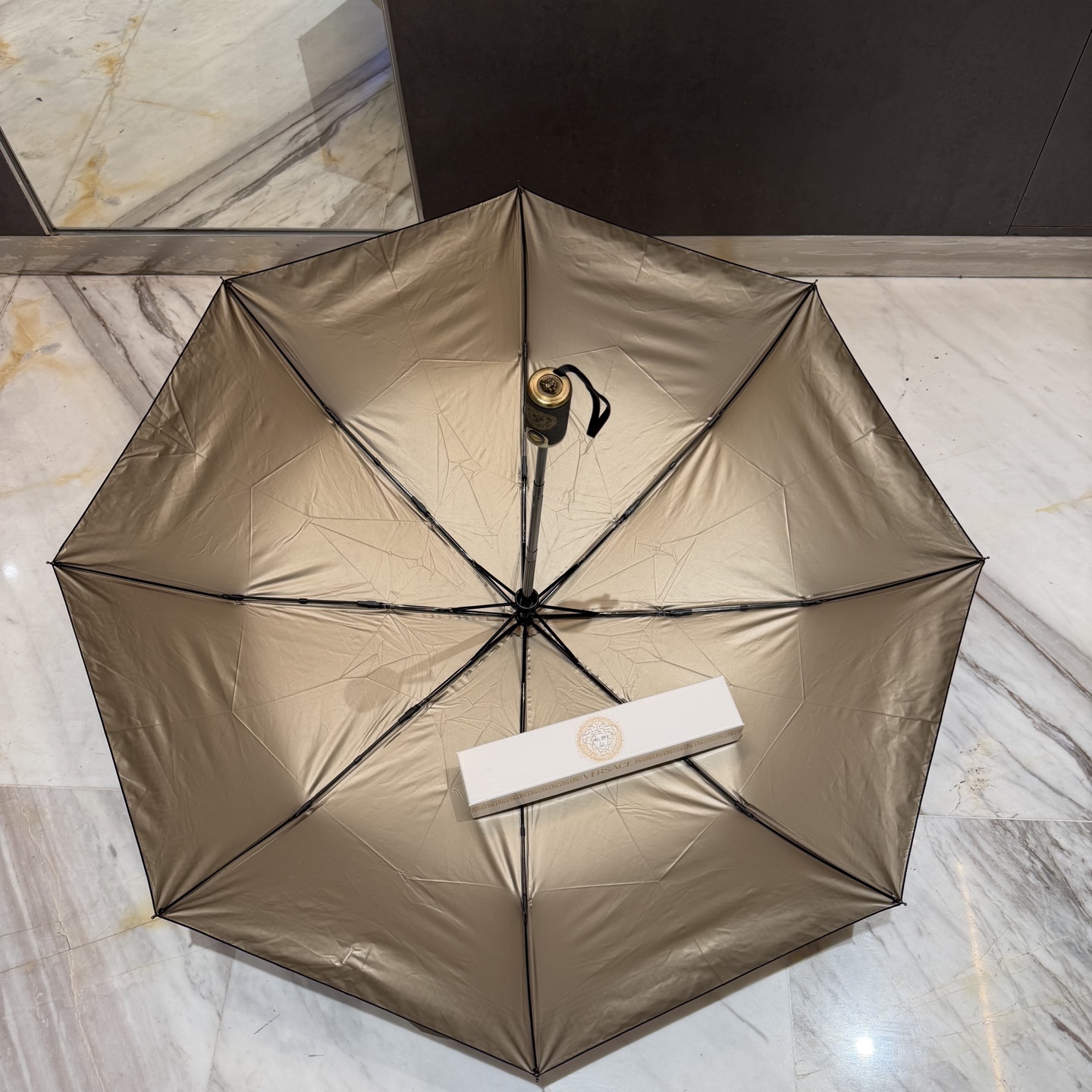 🌈🌈️范思哲（VERSACE）三折防晒睛雨伞。。 夏季新款 全自动折叠晴雨伞 内里黑色涂层防晒有效阻隔紫