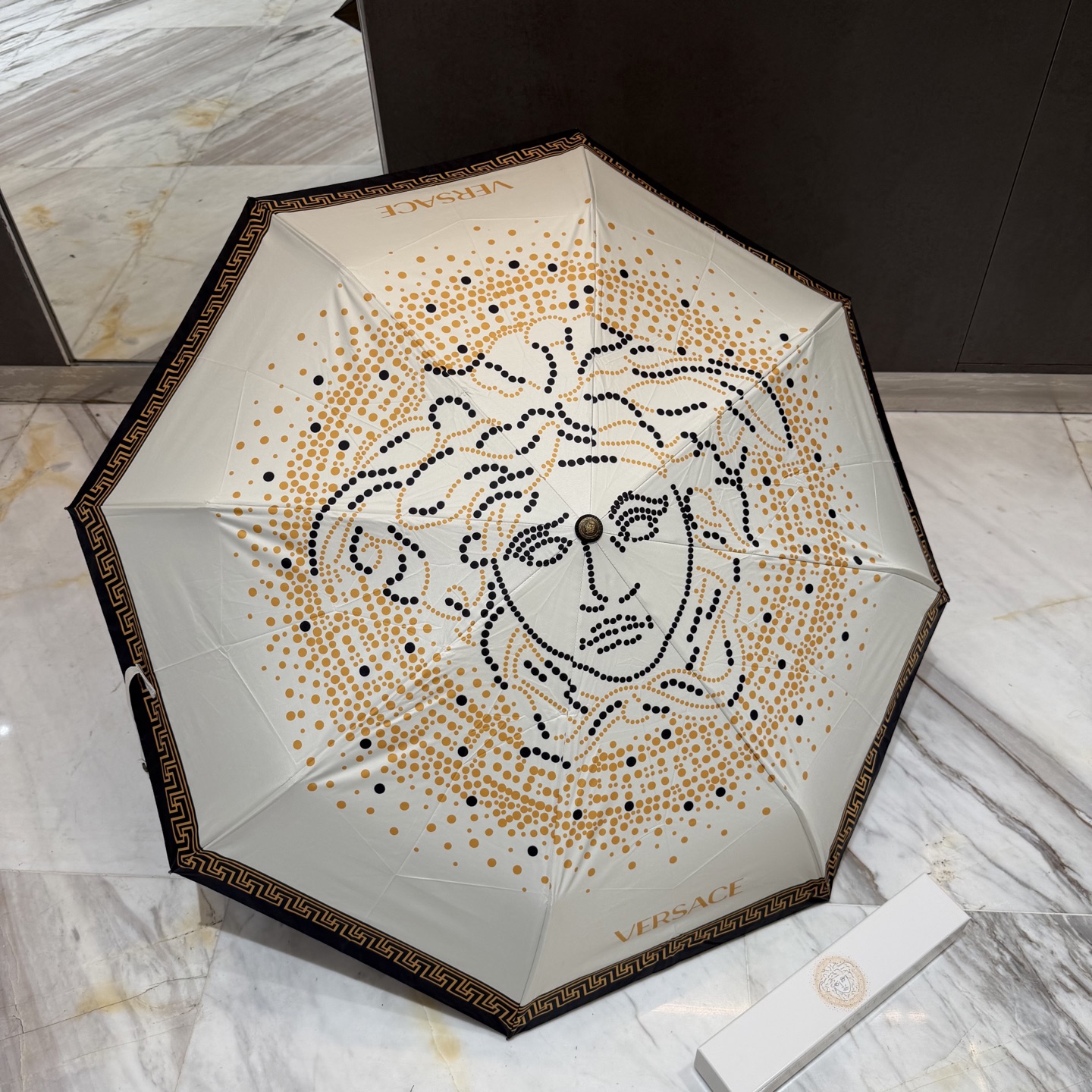 🌈🌈️范思哲（VERSACE）三折防晒睛雨伞。。 夏季新款 全自动折叠晴雨伞 内里黑色涂层防晒有效阻隔紫