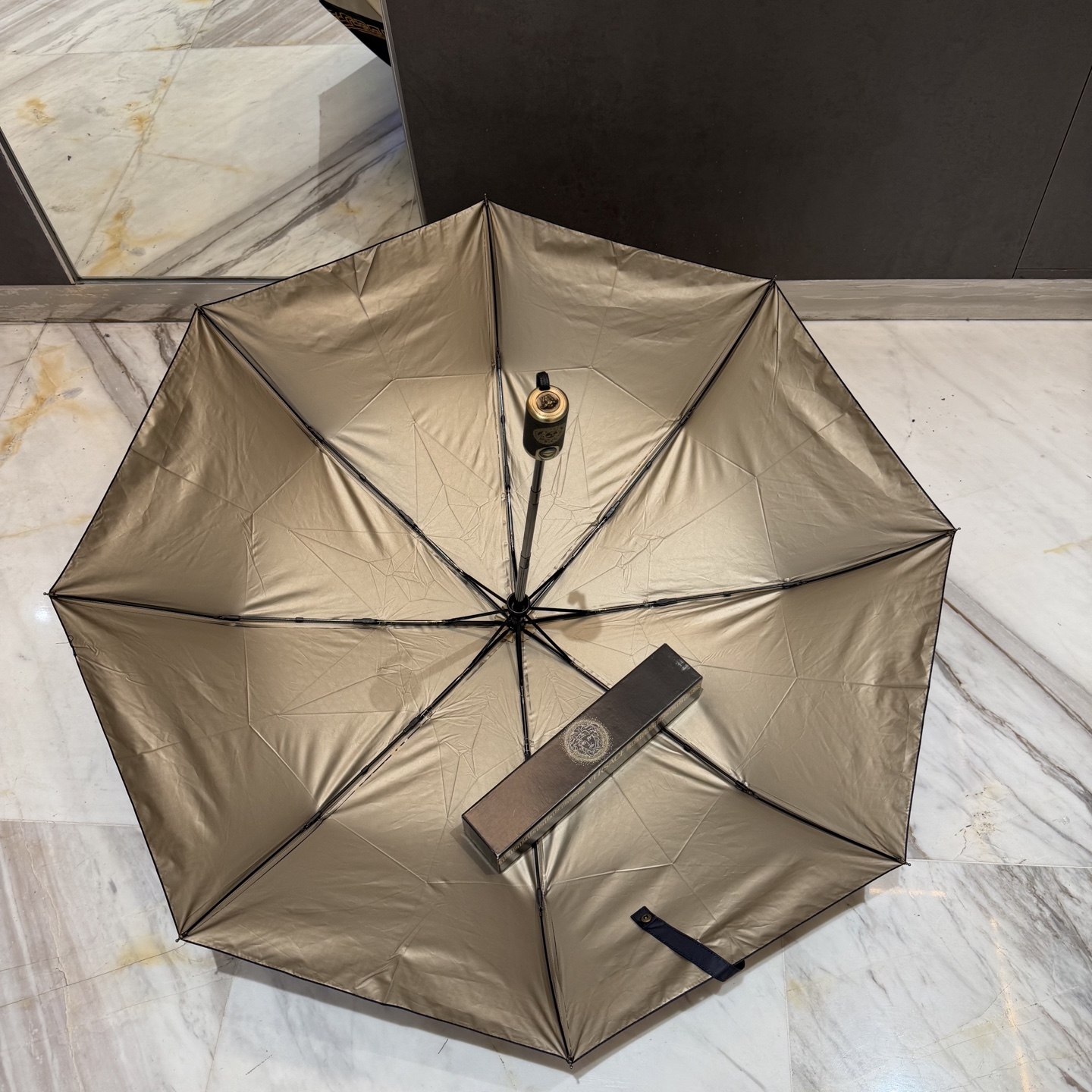 🌈🌈️范思哲（VERSACE）三折防晒睛雨伞。。 夏季新款 全自动折叠晴雨伞 内里黑色涂层防晒有效阻隔紫