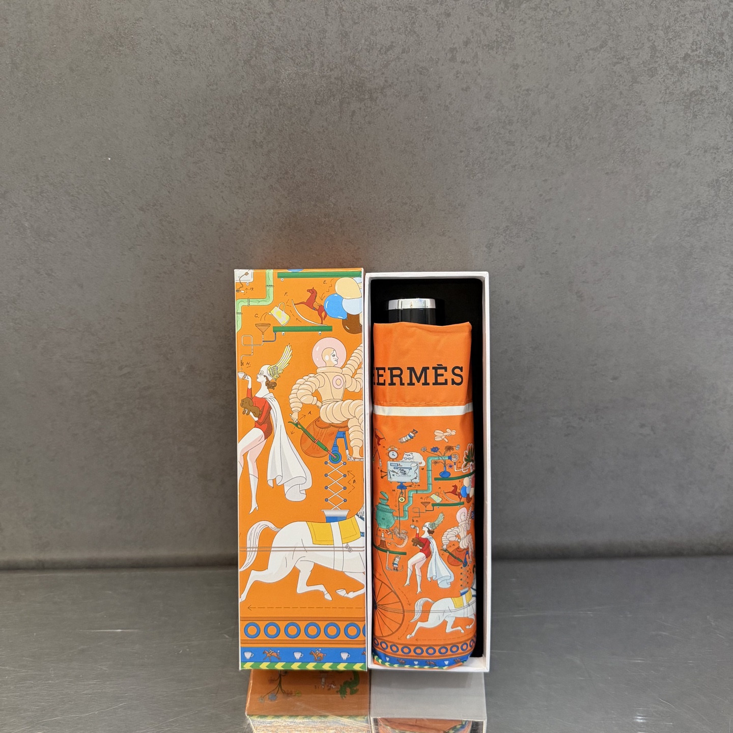 爱马仕HERMS 新款老花五折手开晴雨伞 内里黑色涂层防晒有效阻隔紫外线99%，UPF>50 所以能起到