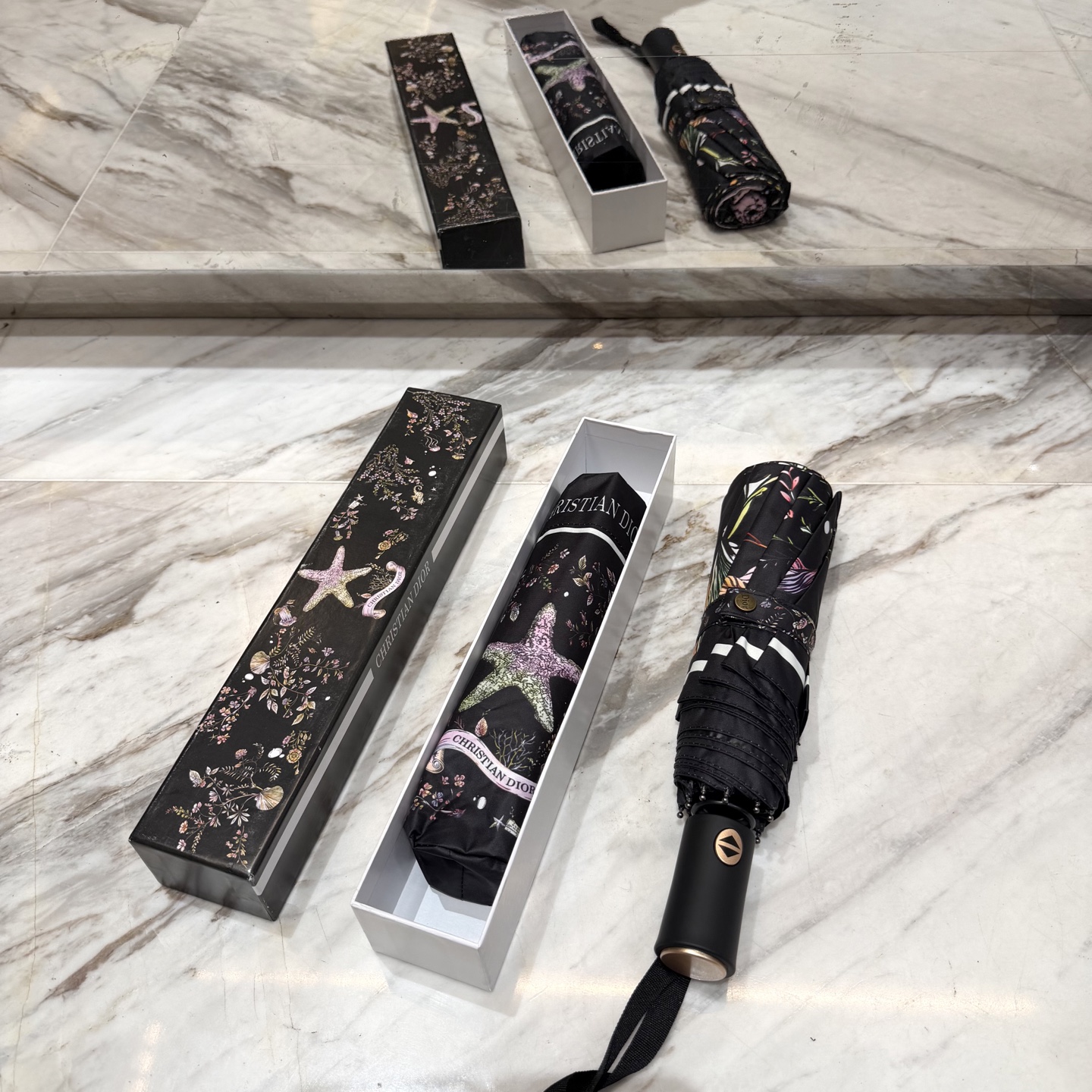 迪奥Dior 三折防晒睛雨伞。。夏季新款 全自动折叠晴雨伞 内里黑色涂层防晒有效阻隔紫外线99%，UPF