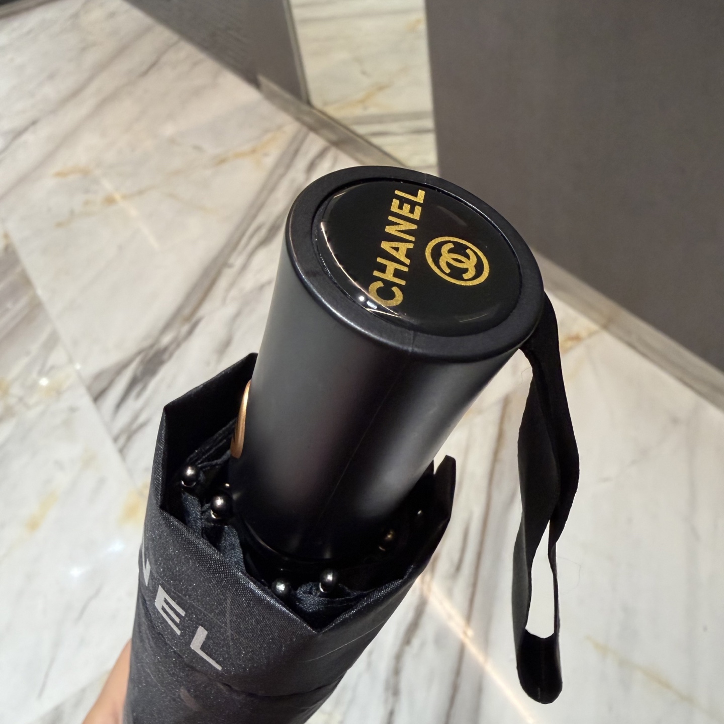 CHANEL（香奈儿）夏季新款 全自动折叠晴雨伞 黑色涂层防晒有效阻隔紫外线99%，UPF>50 所以能