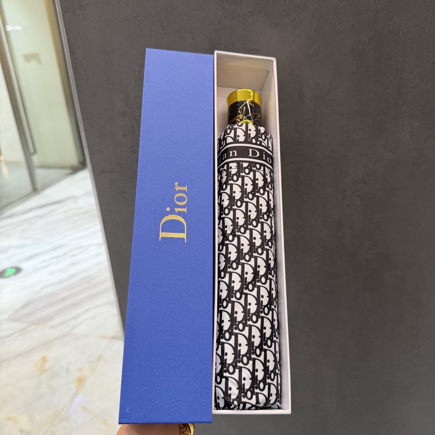 迪奥Dior 三折防晒睛雨伞。。夏季新款 全自动折叠晴雨伞 内里黑色涂层防晒有效阻隔紫外线99%，UPF