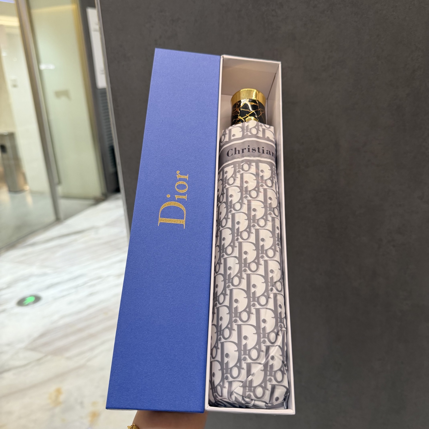 迪奥Dior 三折防晒睛雨伞。。夏季新款 全自动折叠晴雨伞 内里黑色涂层防晒有效阻隔紫外线99%，UPF