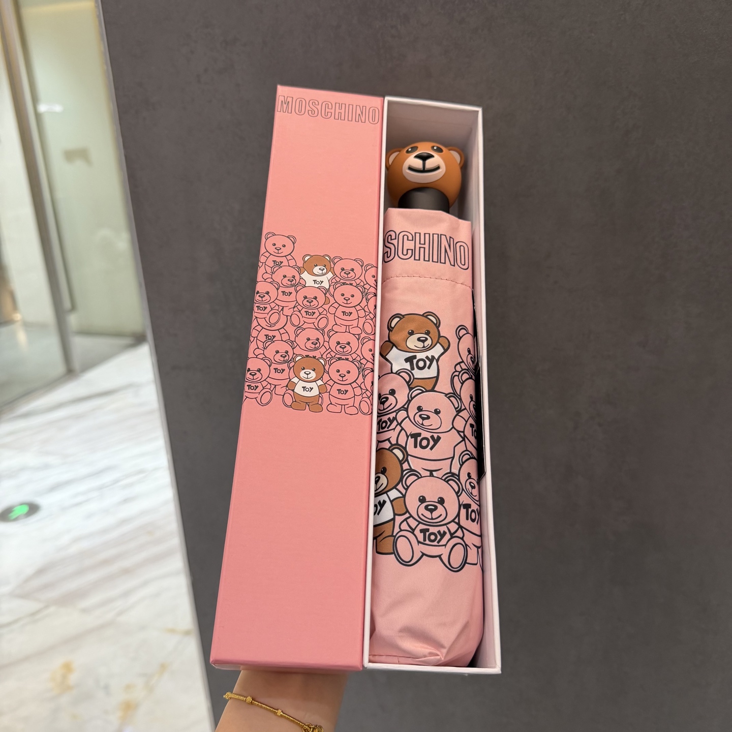 莫斯奇诺 MOSCHINO三折防晒睛雨伞。。 2025夏季新款 全自动折叠晴雨伞 内里黑色涂层防晒有效阻