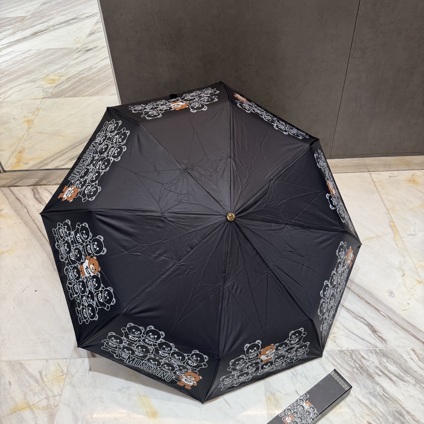 莫斯奇诺 MOSCHINO三折防晒睛雨伞。。 2025夏季新款 全自动折叠晴雨伞 内里黑色涂层防晒有效阻