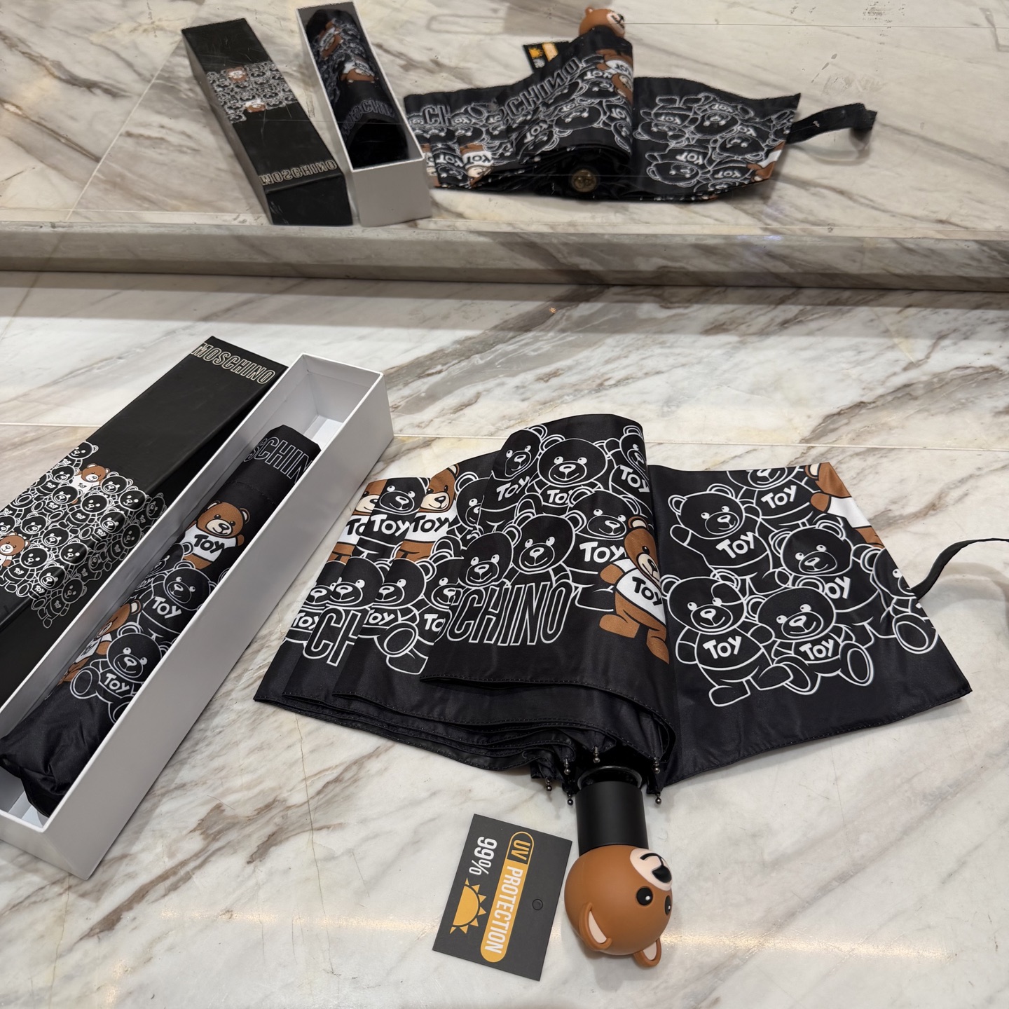 莫斯奇诺 MOSCHINO三折防晒睛雨伞。。 2025夏季新款 全自动折叠晴雨伞 内里黑色涂层防晒有效阻