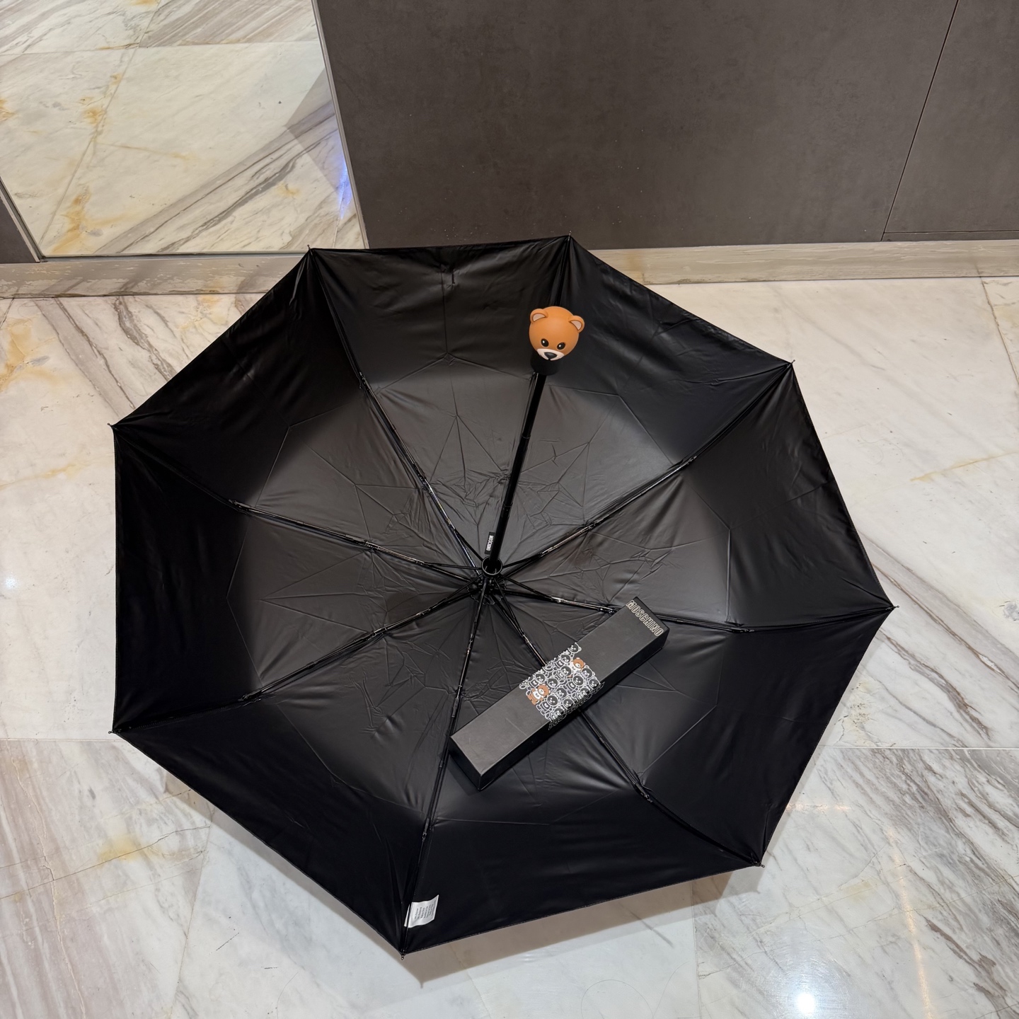 莫斯奇诺 MOSCHINO三折防晒睛雨伞。。 2025夏季新款 全自动折叠晴雨伞 内里黑色涂层防晒有效阻