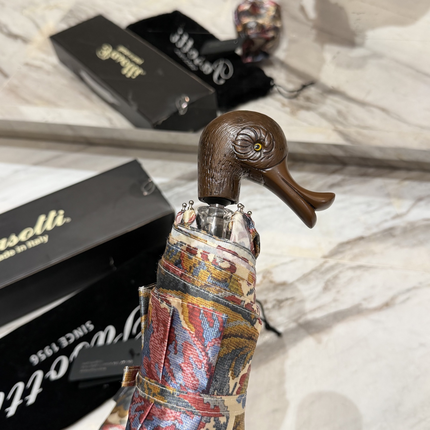 🇮🇹🇮🇹意大利Pasotti（萌塔汇）是世界上首屈一指的手工雨伞品牌 以其独特的设计灵感和上等面料 精美