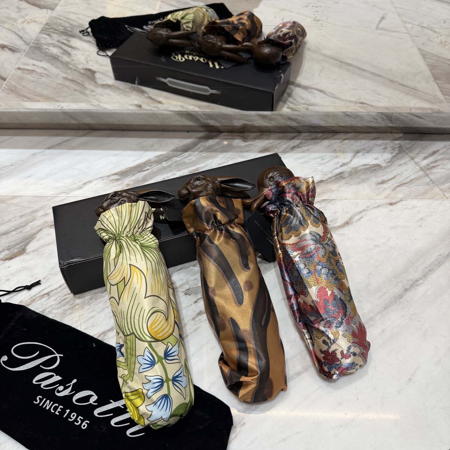 🇮🇹🇮🇹意大利Pasotti（萌塔汇）是世界上首屈一指的手工雨伞品牌 以其独特的设计灵感和上等面料 精美