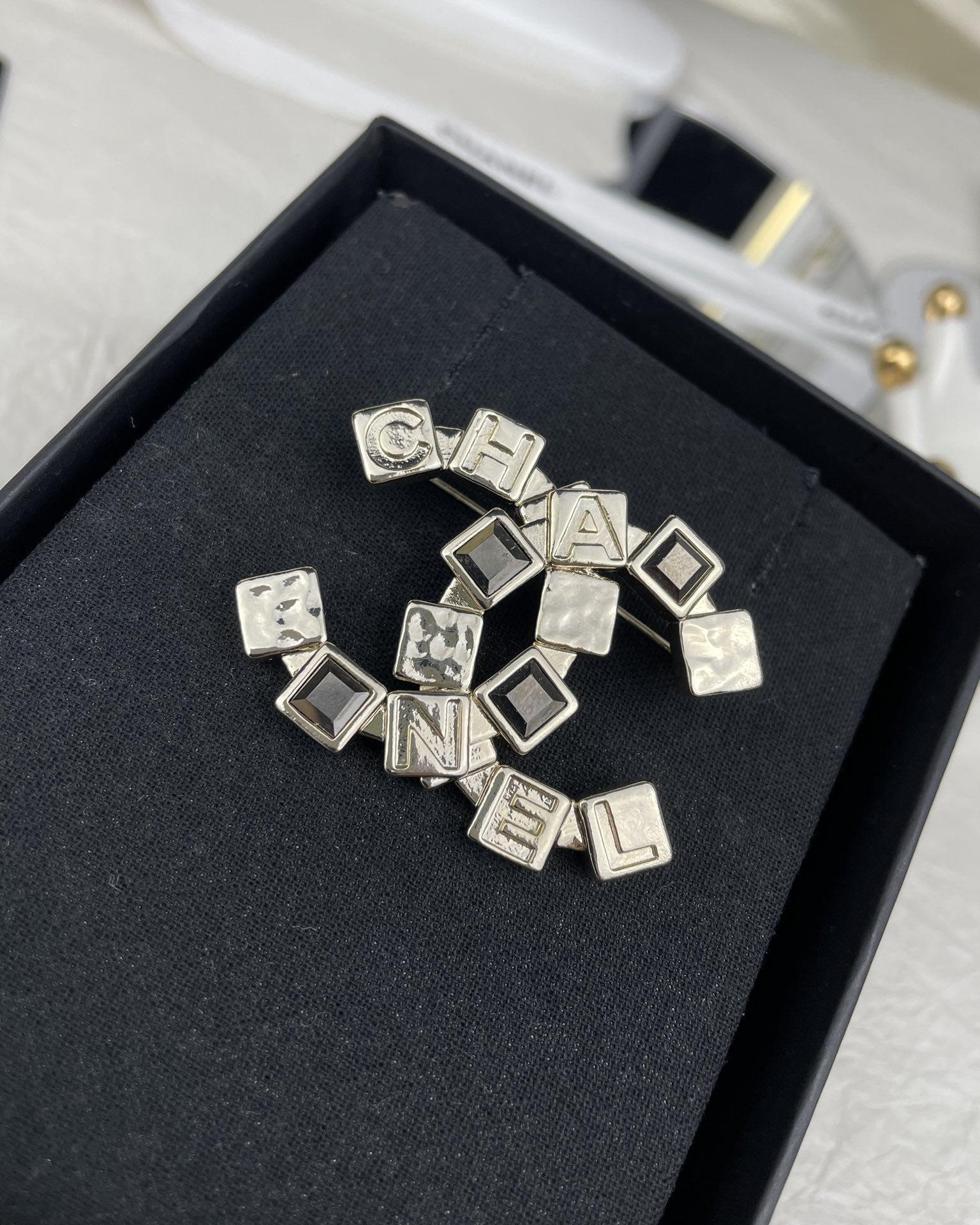 NO:101475,Ch@nel24C new square combination double C brooch, Chanel brooch, chanel, brooch, breastpin19860909Ch@nel24C新款方块组合双C胸针,香奈儿胸针,chanel,brooch，breastpin,Jewelry