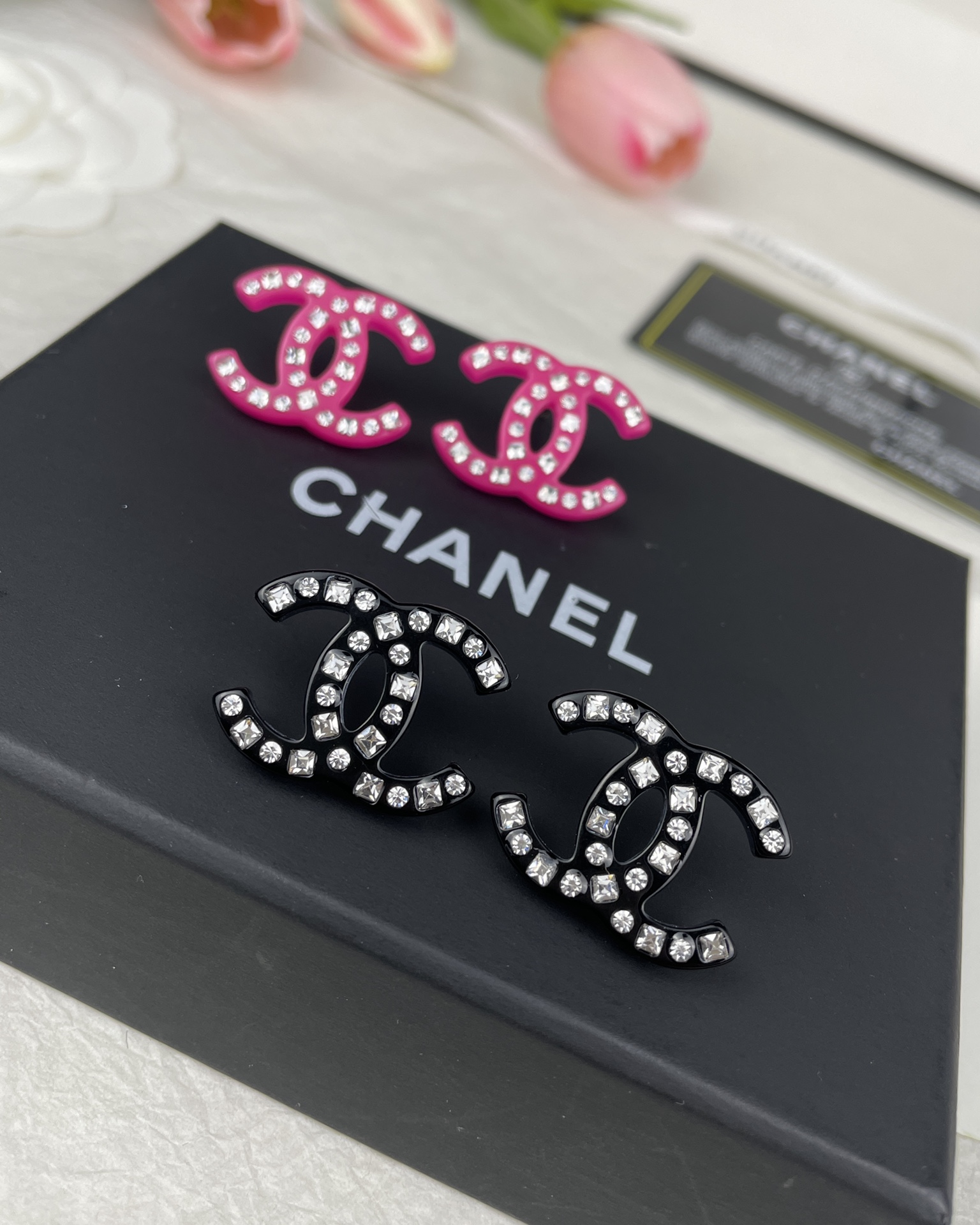 NO:100842,Black and pink CHANE new small perfume rhinestone double C resin square drill earrings, Chanel earrings, chanel, chanel19860909黑色、粉色 CHANE 新款小香水钻双C树脂方钻耳钉,香奈儿耳钉,chanel,chanel,Jewelry