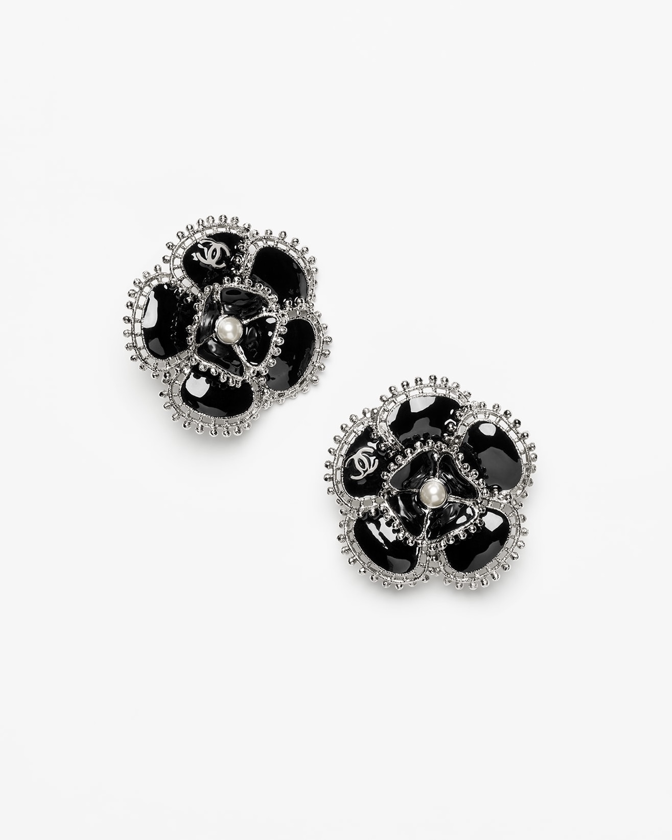 NO:104018,CHANE Xiaoxiang 24S new black enamel camellia earrings, Chanel earrings, chanel, chanel19860909CHANE 小香24S新款黑色珐琅山茶花耳钉,香奈儿耳钉,chanel,chanel,Jewelry
