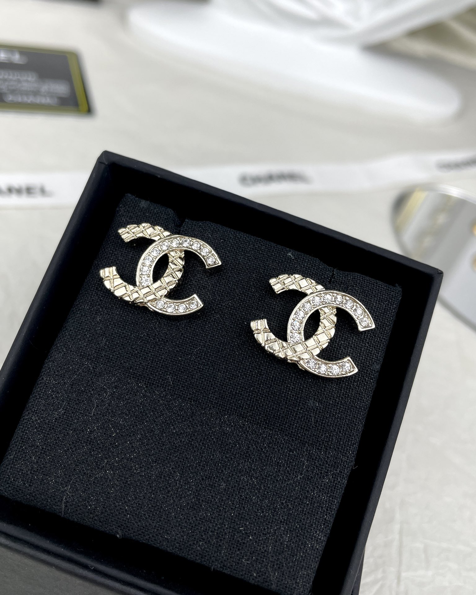 NO:101723,Xiaoxiang 24 new double C rhinestone simple earrings, Chanel earrings, chanel19860909小香 24新款双C水钻简约耳钉,香奈儿耳钉,chanel,Jewelry
