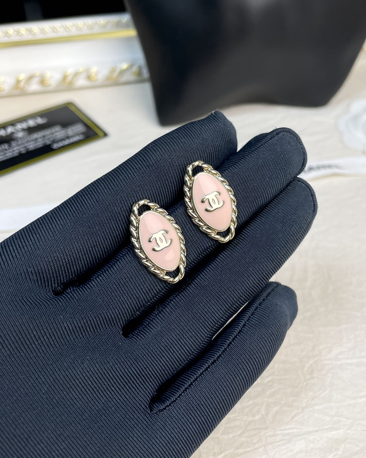 NO:101271,Xiaoxiang new oval pink oil-dripping earrings, Chanel earrings, chanel19860909小香新款椭圆粉色滴油耳钉,香奈儿耳钉,chanel,Jewelry