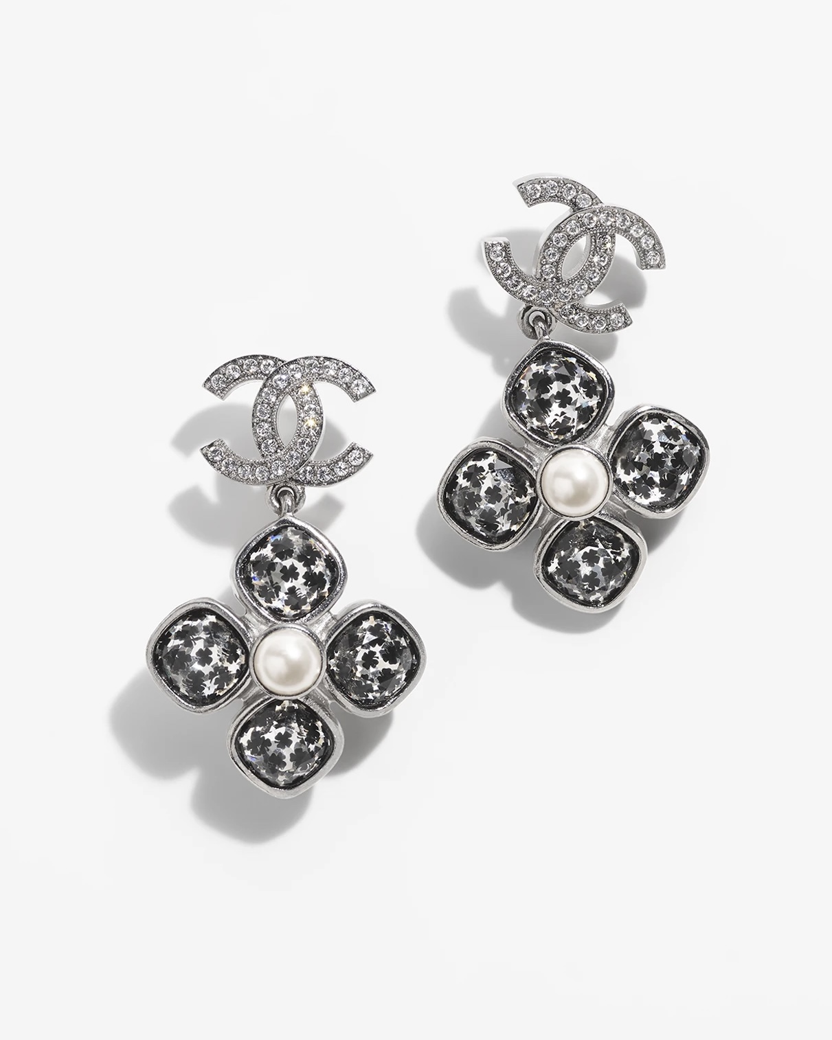 NO:101300,Xiaoxiang new four-leaf clover zircon diamond double c pendant earrings, Chanel earrings, chanel, earrings19860909小香新款四叶草锆石镶钻双c吊坠耳环,香奈儿耳钉,chanel,earrings,Jewelry