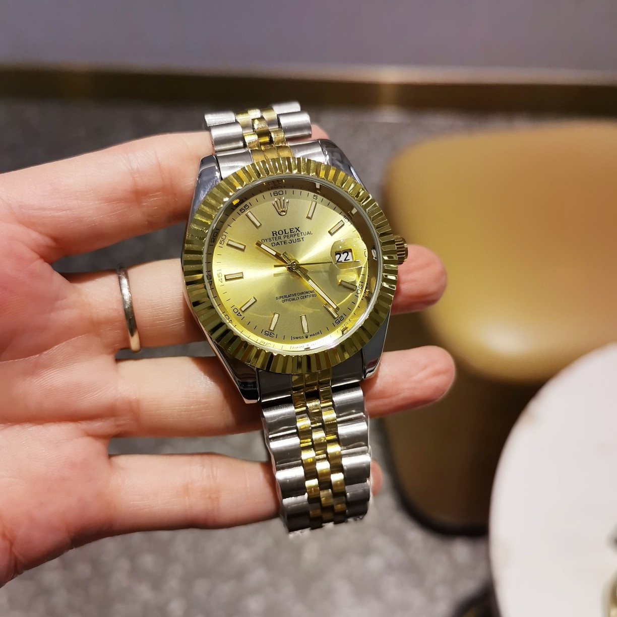 【精钢表带十原装扣】P130，劳力士—ROLEX日志系列[玫瑰][玫瑰]，🔥火爆上市🔥超强矿物质镜面，日历位晶片独具特色，表盘刻度超强夜光，全自动机械机芯，走时精准，精密防水[强][强]，直径：41mm，厚度：12mm，时尚百搭 优雅大方！