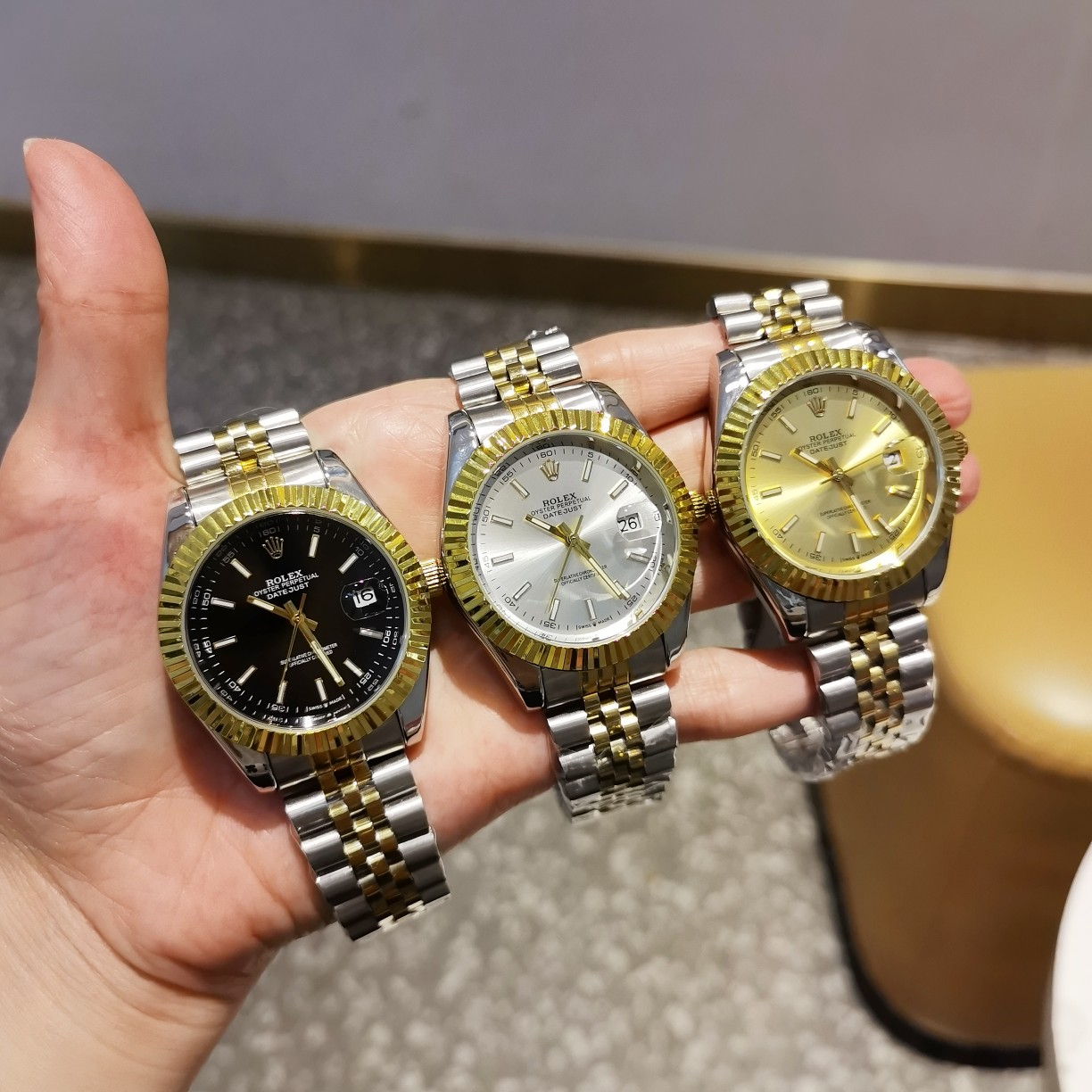 【精钢表带十原装扣】P130，劳力士—ROLEX日志系列[玫瑰][玫瑰]，🔥火爆上市🔥超强矿物质镜面，日历位晶片独具特色，表盘刻度超强夜光，全自动机械机芯，走时精准，精密防水[强][强]，直径：41mm，厚度：12mm，时尚百搭 优雅大方！