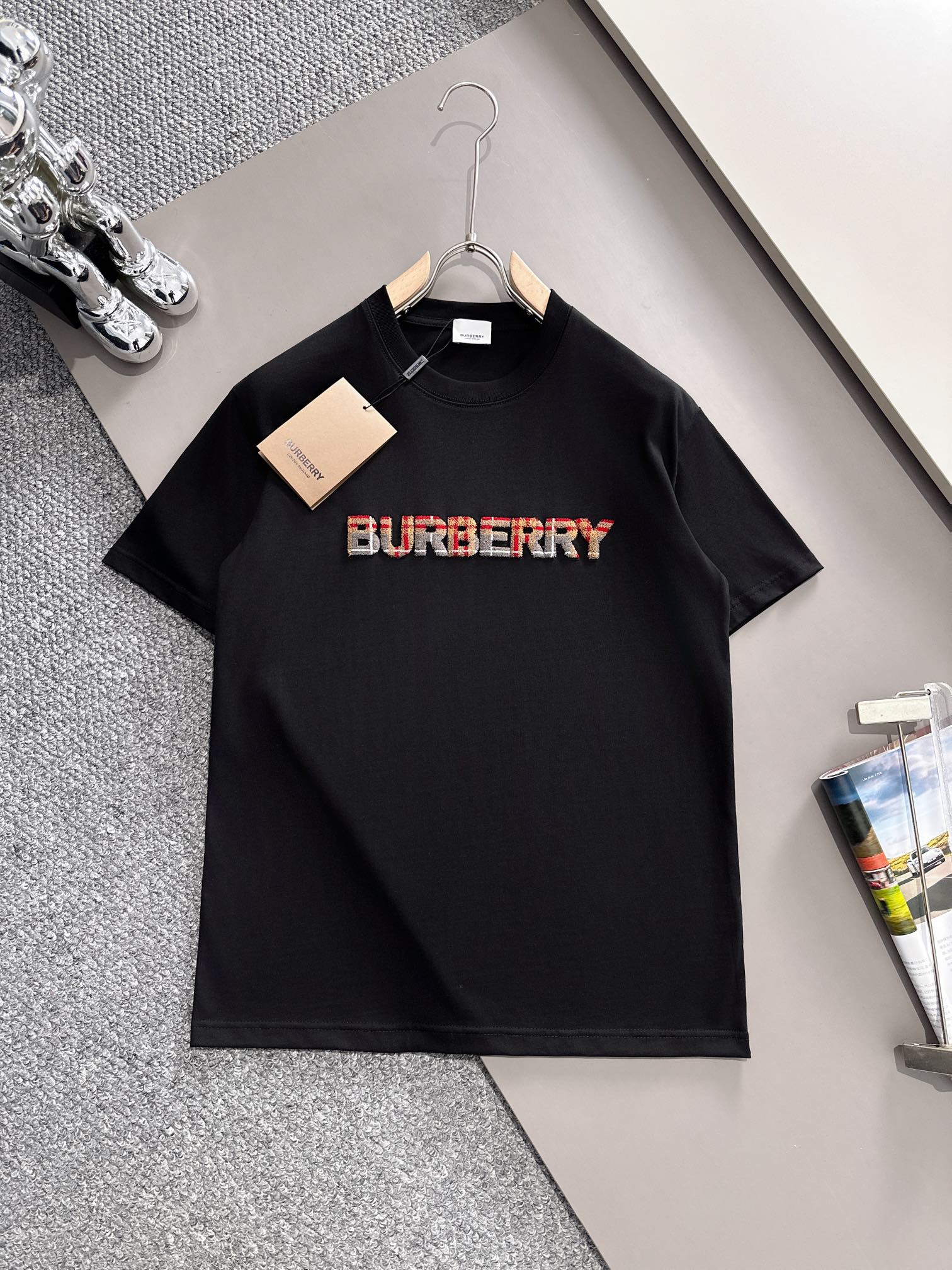 Camiseta de manga corta de cepillo de dientes de tres colores de Burberry 2024, de moda y exquisita, versátil…