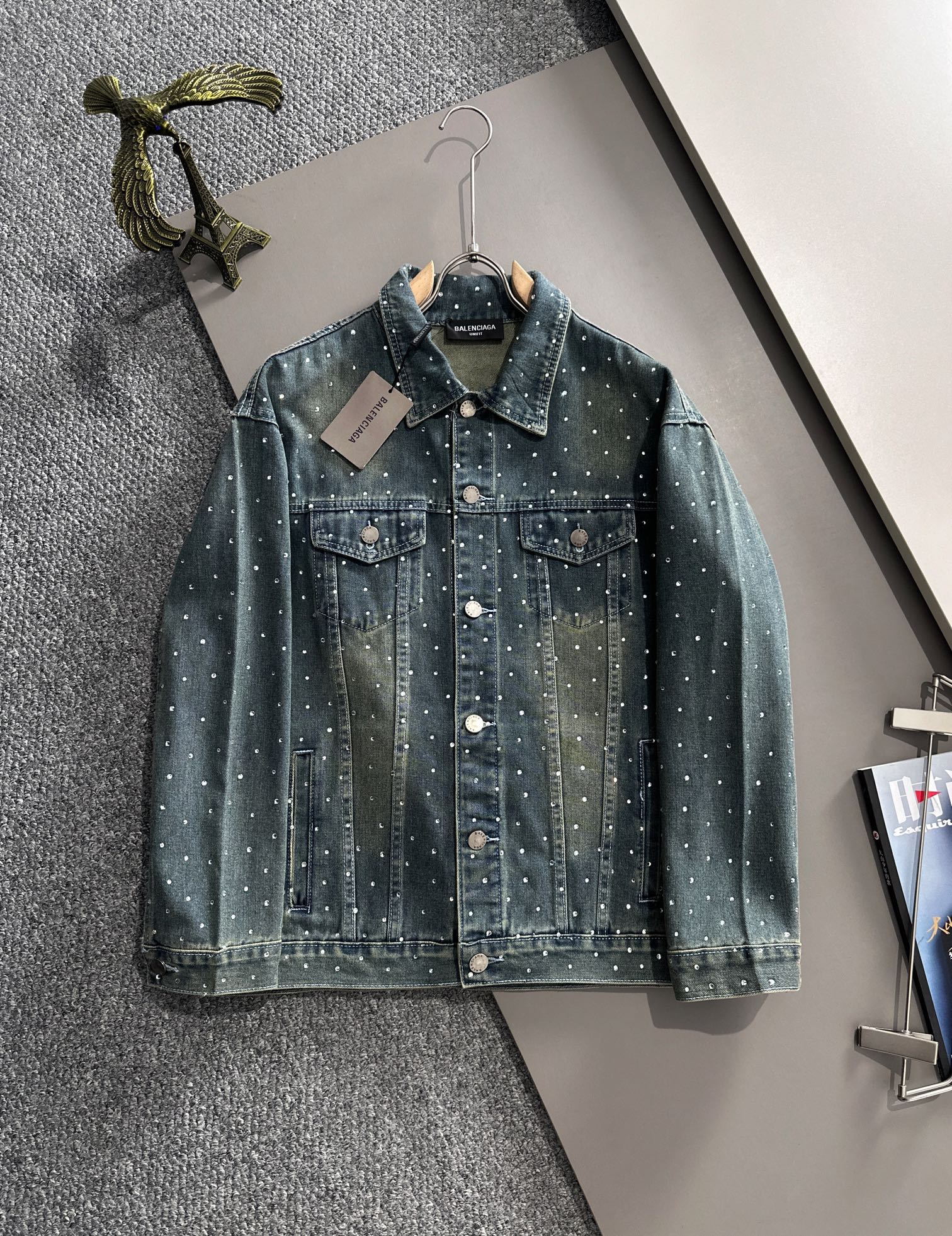 Balenciaga Denim Jas met Parelmoer Effect - Parijs 2025 Show Collectie