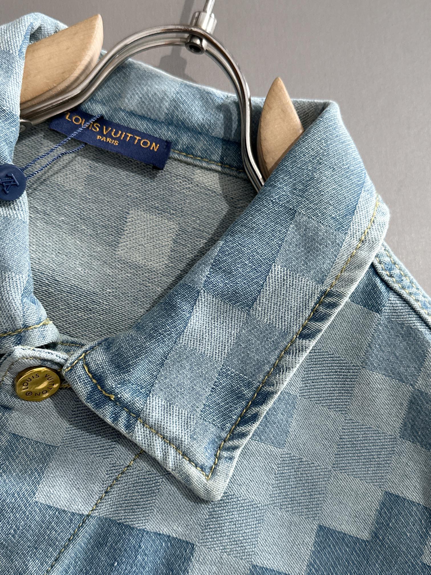 Louis Vuitton 2025 Runway Denim Jacket, Jacquard Design, Classic & Stylish 4 i1727875165 1529 0