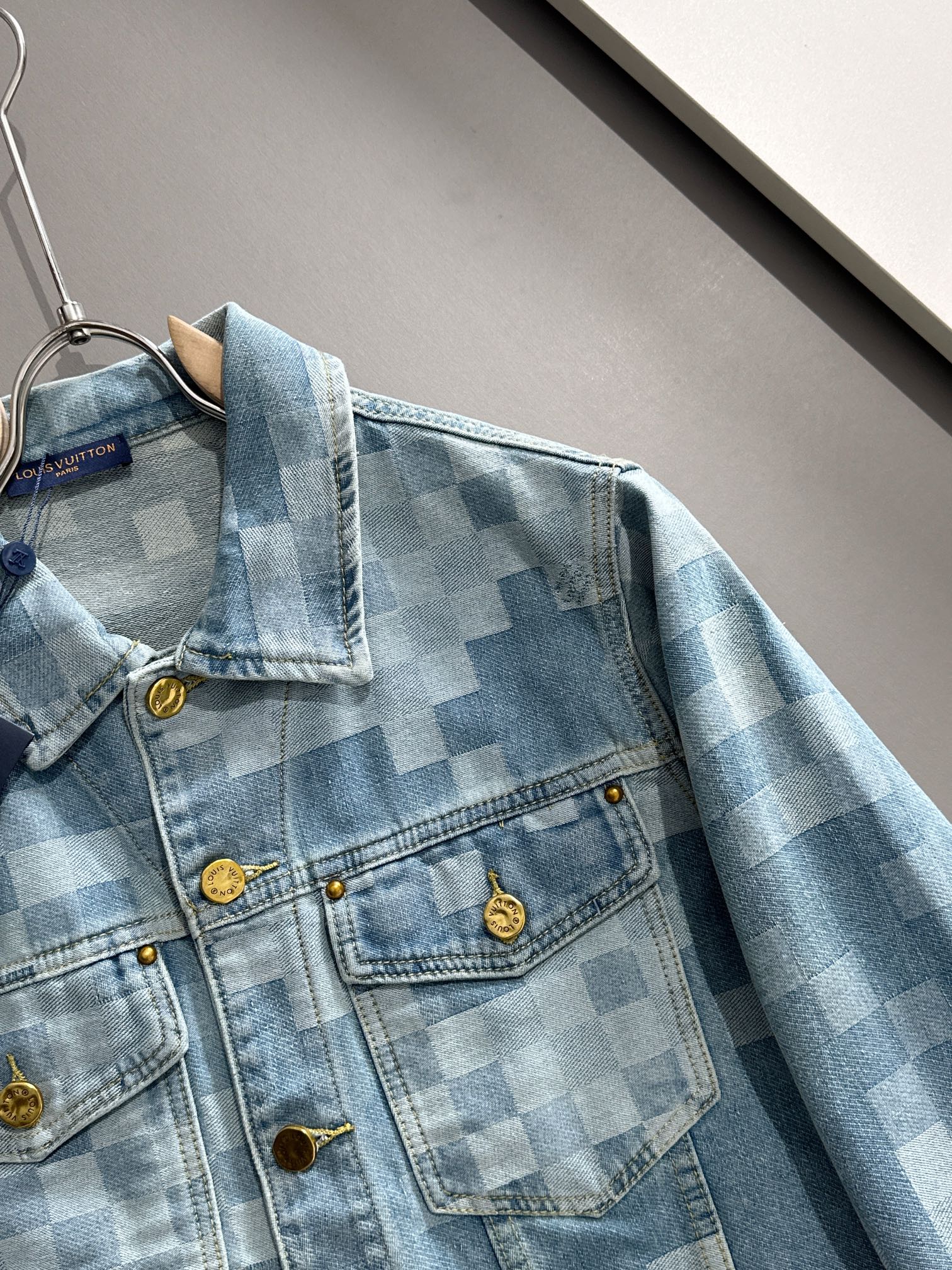 Louis Vuitton 2025 Runway Denim Jacket, Jacquard Design, Classic & Stylish 3 i1727875166 6140 0