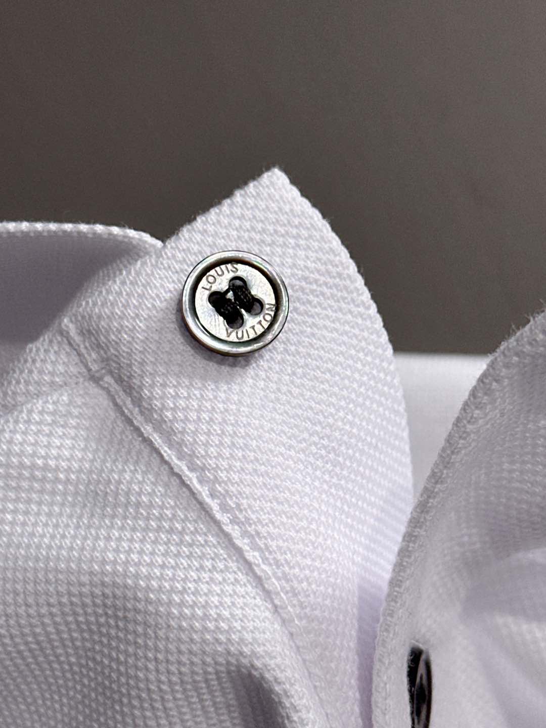 Louis Vuitton Polo Shirt: Premium Cotton, Stylish Logo, Breathable & Comfortable 8 i1740884560838 3373 0 7