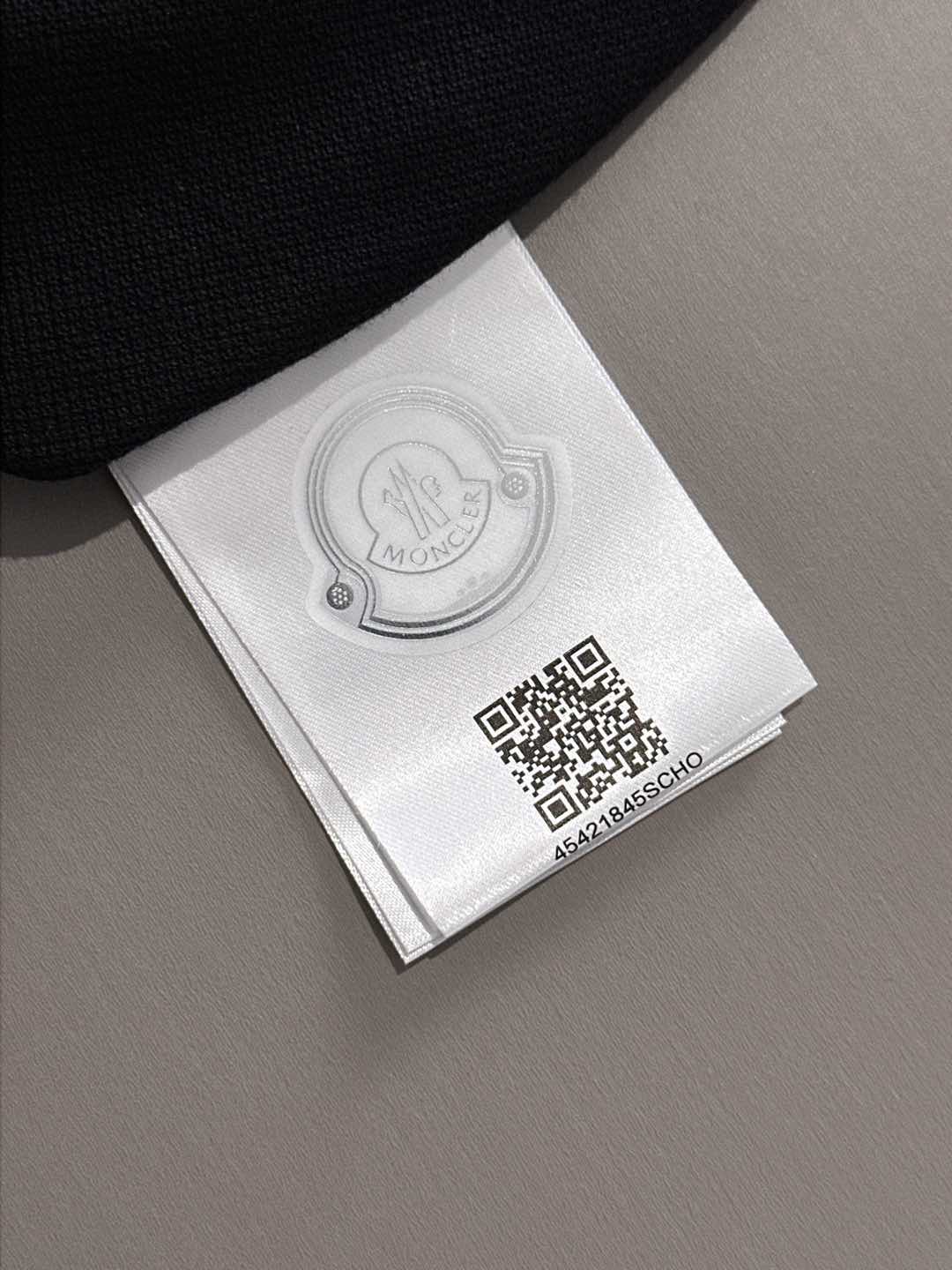 Moncler Polo Shirt: Premium Cotton, Logo Design, Comfortable & Breathable 8 i1740892098146 9183 0 6