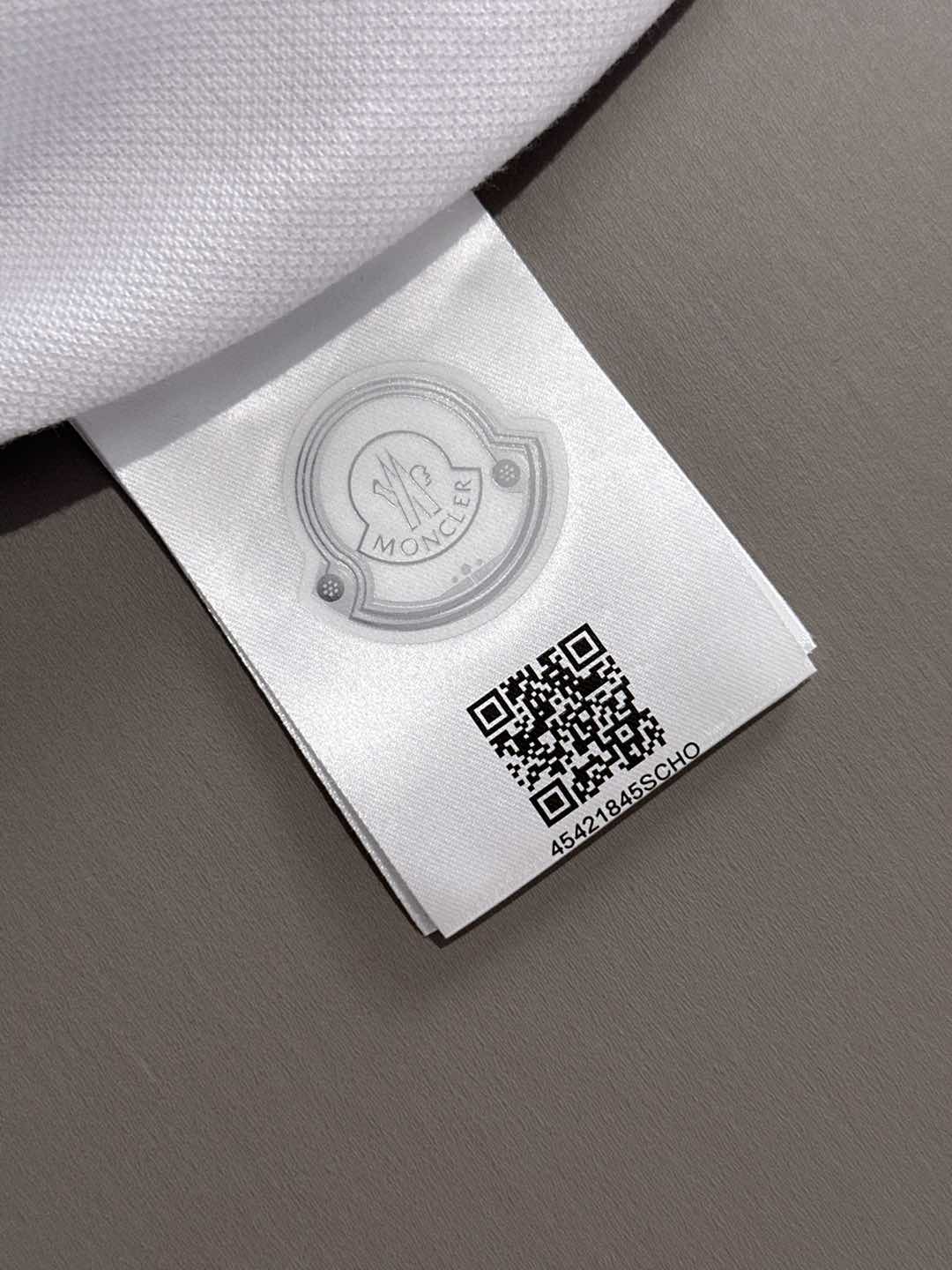Moncler Polo Shirt: Premium Cotton, Designer Logo, Breathable & Comfortable 10 i1740892145949 420 0 9