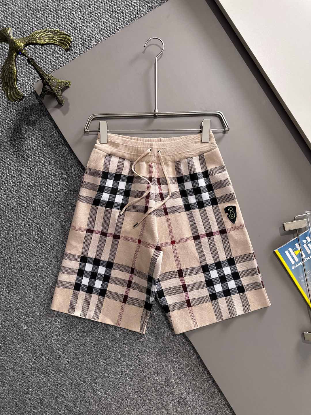 Pantalón corto clásico de punto a cuadros grandes de Burberry 2025. Adopte la tecnología de tejido jacquard de tejido d…