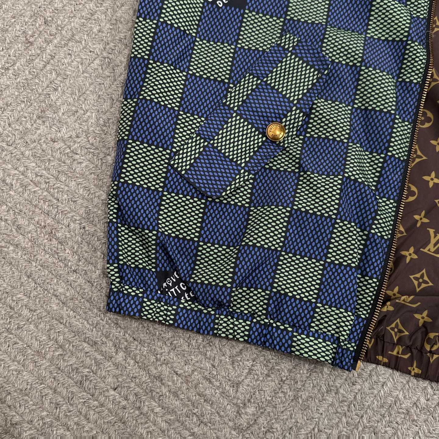 Louis Vuitton Men's Reversible Damier Windbreaker Jacket - Spring Collection 8 i1753592926012 2180 0 6