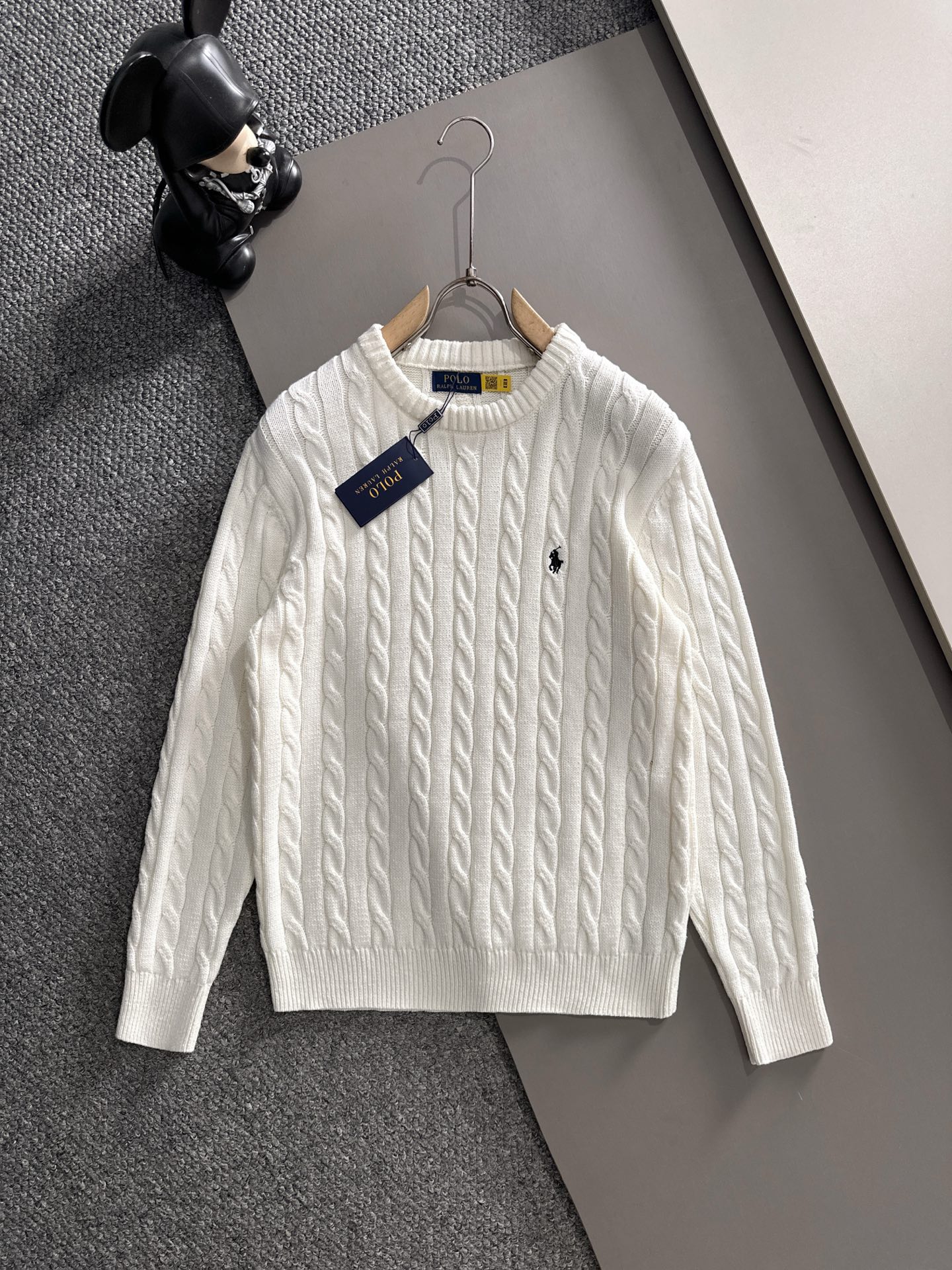 NO:564136,Ralph Lauren solid color LOGO embroidery, cable pattern pure cotton sweater color black white size M ~ 3XL, loro piana, sweaters, alexander wang19860909Ralph Lauren 拉夫劳伦 纯色LOGO刺绣,绞花纹纯棉毛衣 颜色黑色 白色 码数M~3XL,,loro piana,sweaters,alexander wang,Men's clothing