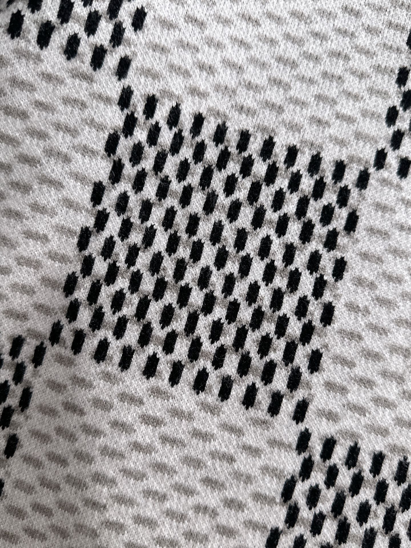 Louis Vuitton Men's Checkered Jacquard Wool Sweater, Slim Fit, Fall/Winter 8 i1754471960176 1642 0 4