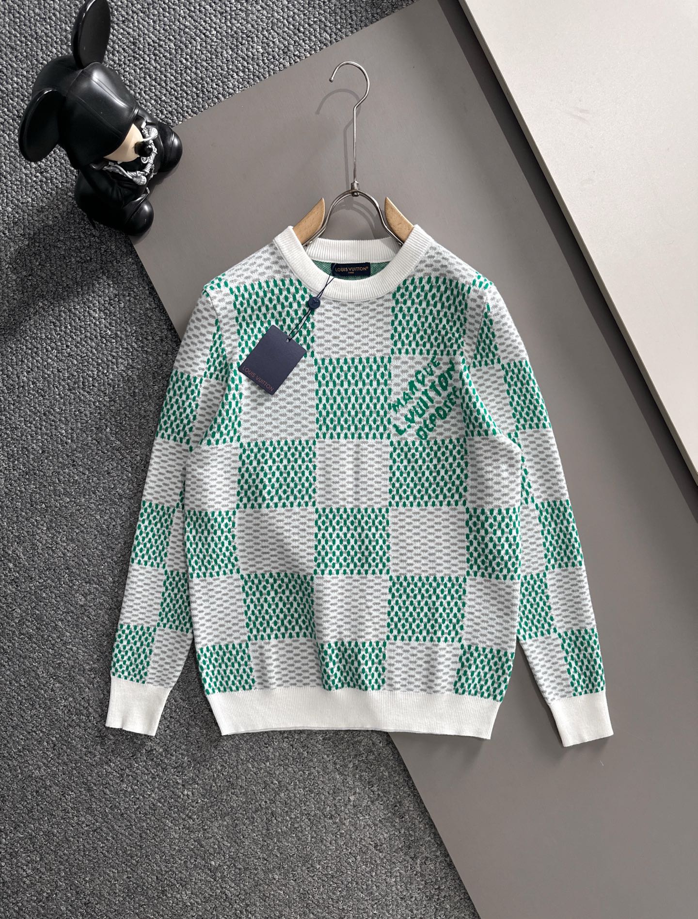 Luxe Gebreide Trui met Schachpatroon en Logo, Herfst/Winter Collectie