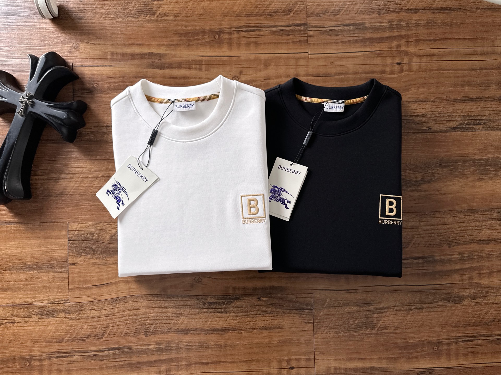 🌾退换 BURBERRY巴宝莉 2025ss秋冬新品 长袖太空棉卫衣，经典Logo设计，百搭款，定制面料