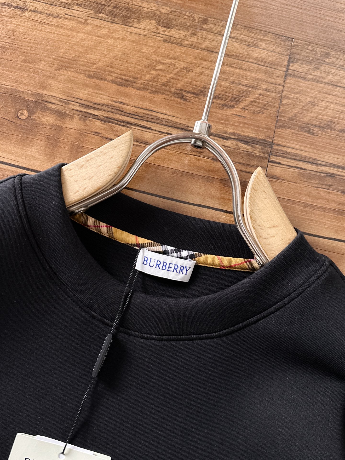 🌾退换 BURBERRY巴宝莉 2025ss秋冬新品 长袖太空棉卫衣，经典Logo设计，百搭款，定制面料