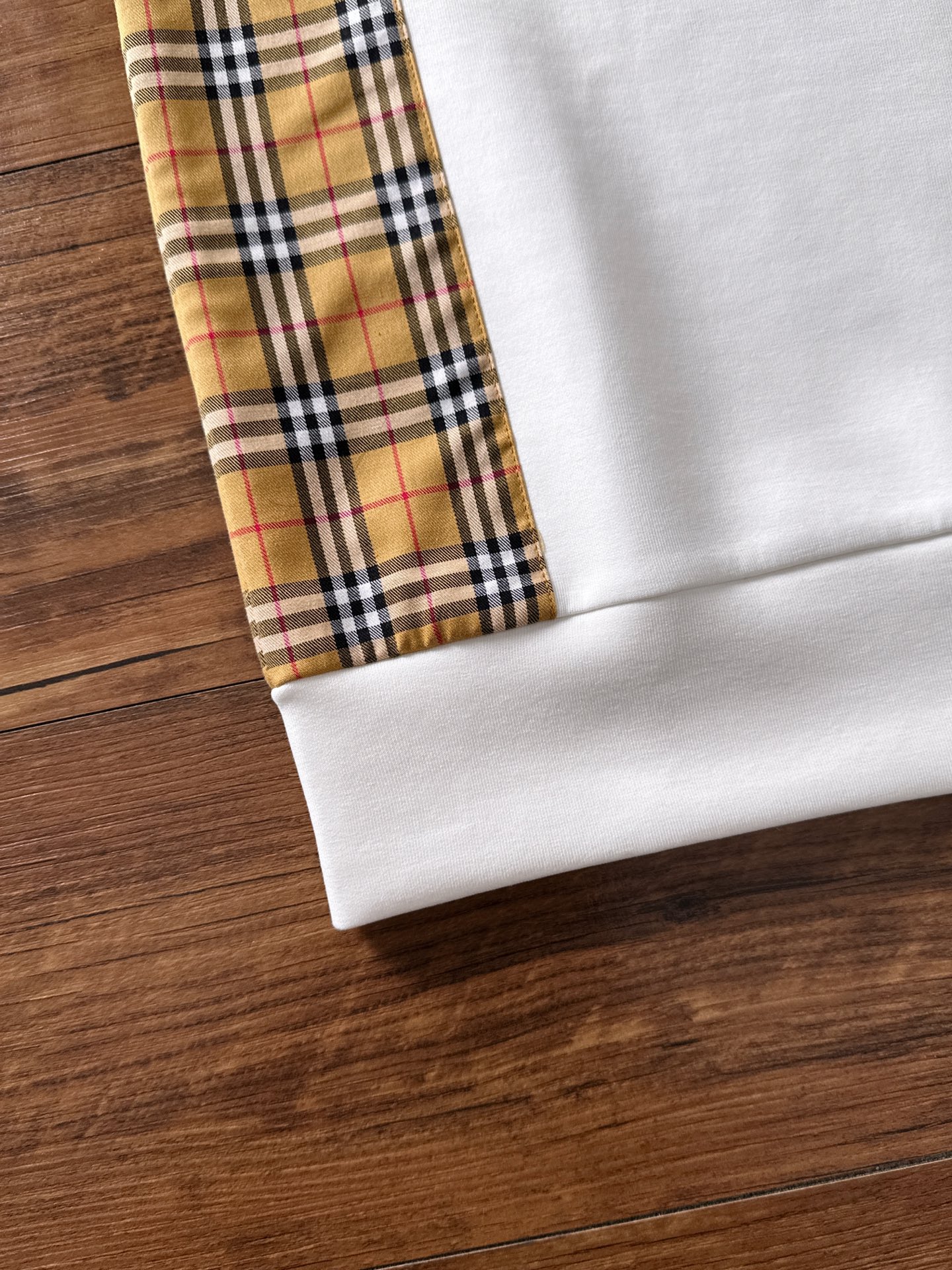 🌾退换 BURBERRY巴宝莉 2025ss秋冬新品 长袖太空棉卫衣，经典Logo设计，百搭款，定制面料